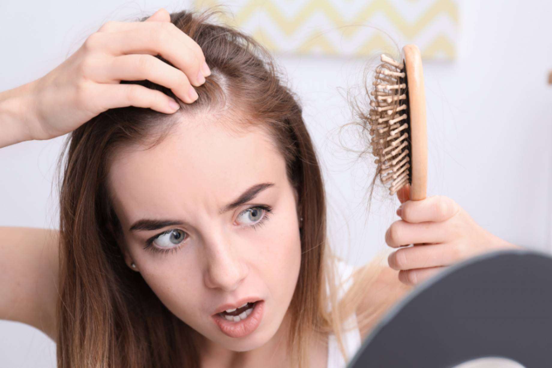 La alopecia femenina, ¿qué es y por qué se produce según Kmax?