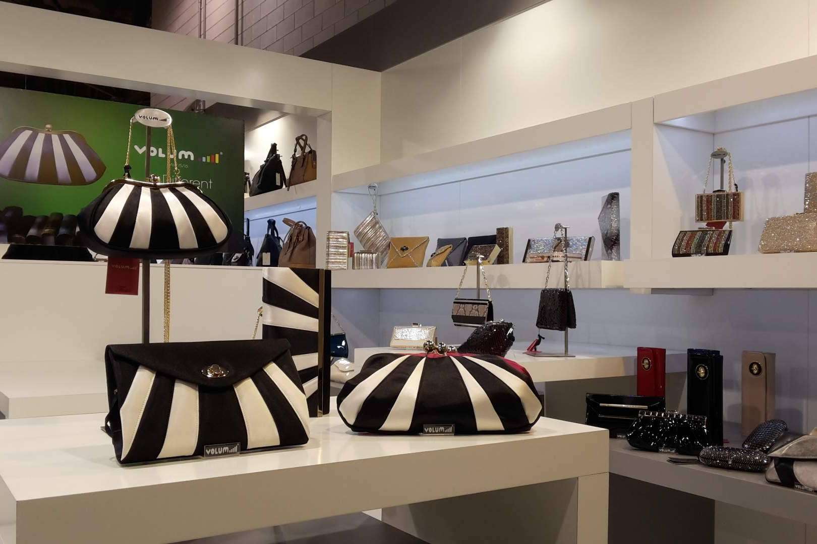 James Dam Studio Creativo se encarga del diseño, fabricación y montaje de showrooms