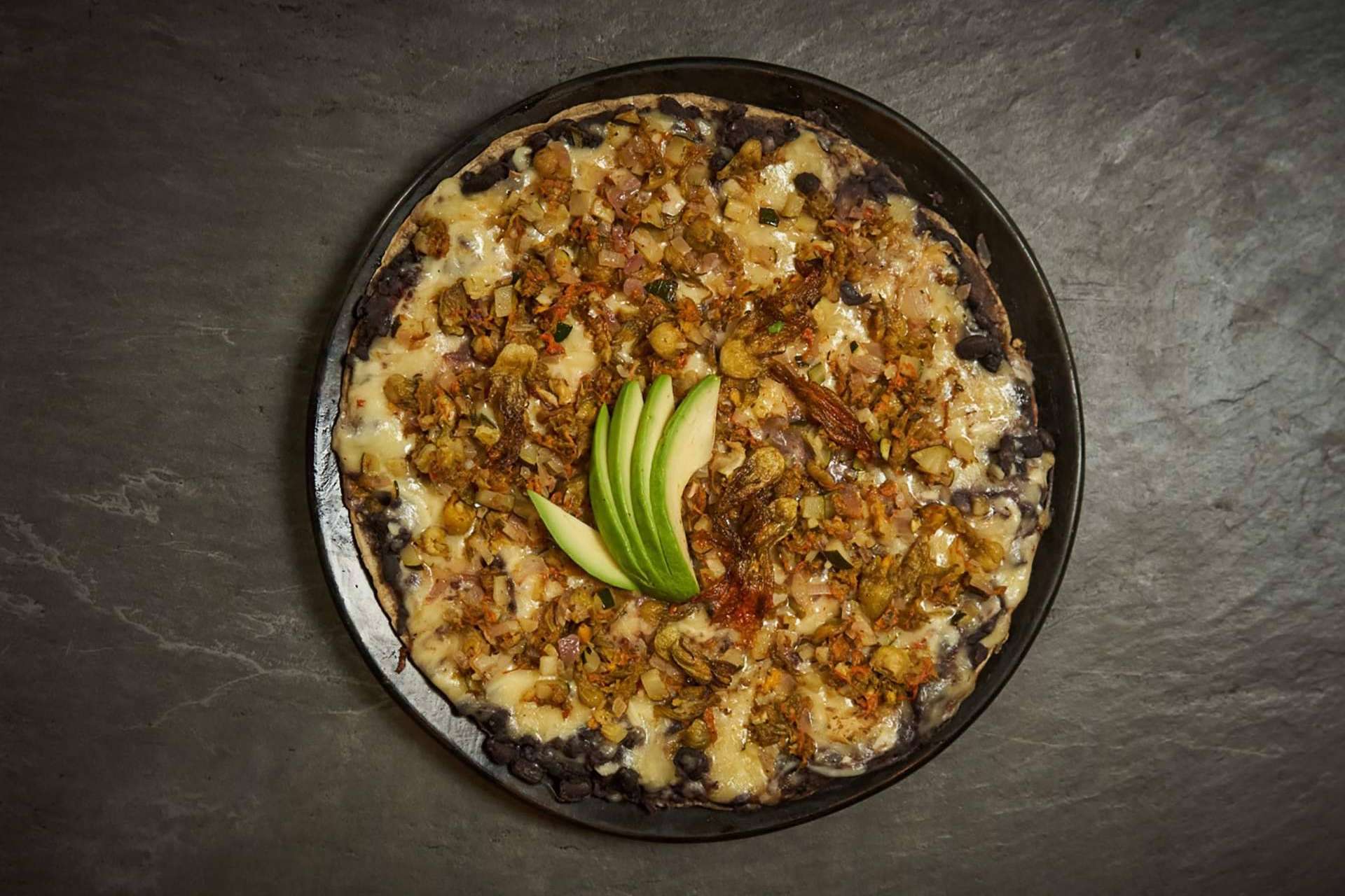 La gastronomía mexicana es mucho más que tortillas de maíz. Maíz Maya lleva a la mesa los productos más auténticos