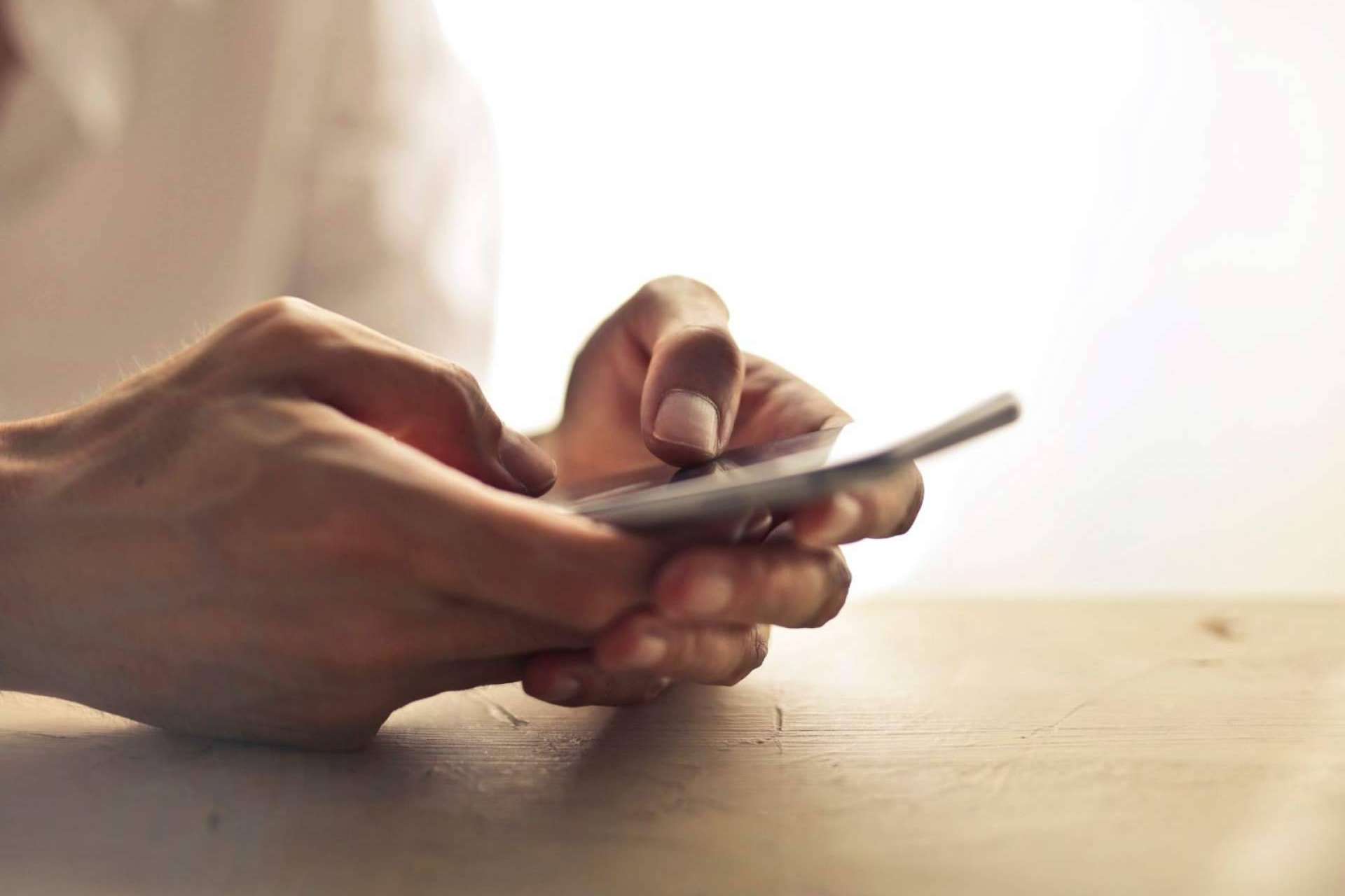 Investigadores del IBIMA impulsan una app para prevenir la depresión laboral