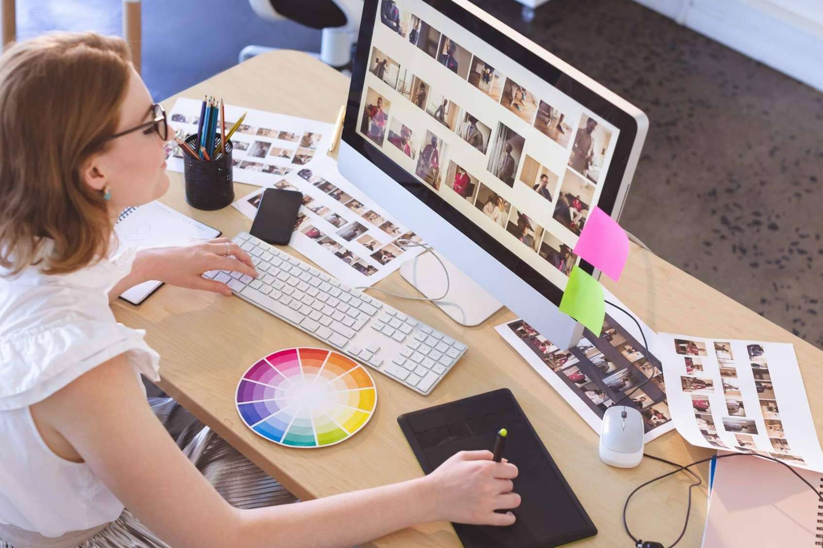 Estudiar diseño gráfico tiene muchas salidas laborales, por Gesenco Formación