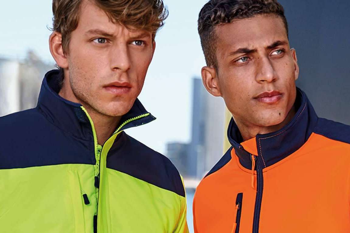 Personalizar la ropa laboral de las empresas con Tuskamisetas