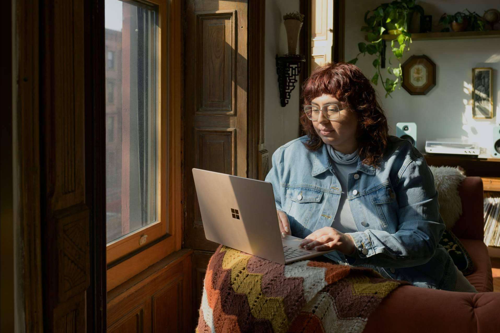 Máster online con clases en directo toda la semana, en ENEB