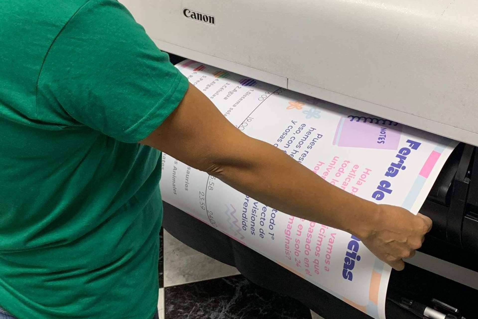 Imprimir carteles de impresión fotográfica con el servicio online y a domicilio de Fotocopia Barata
