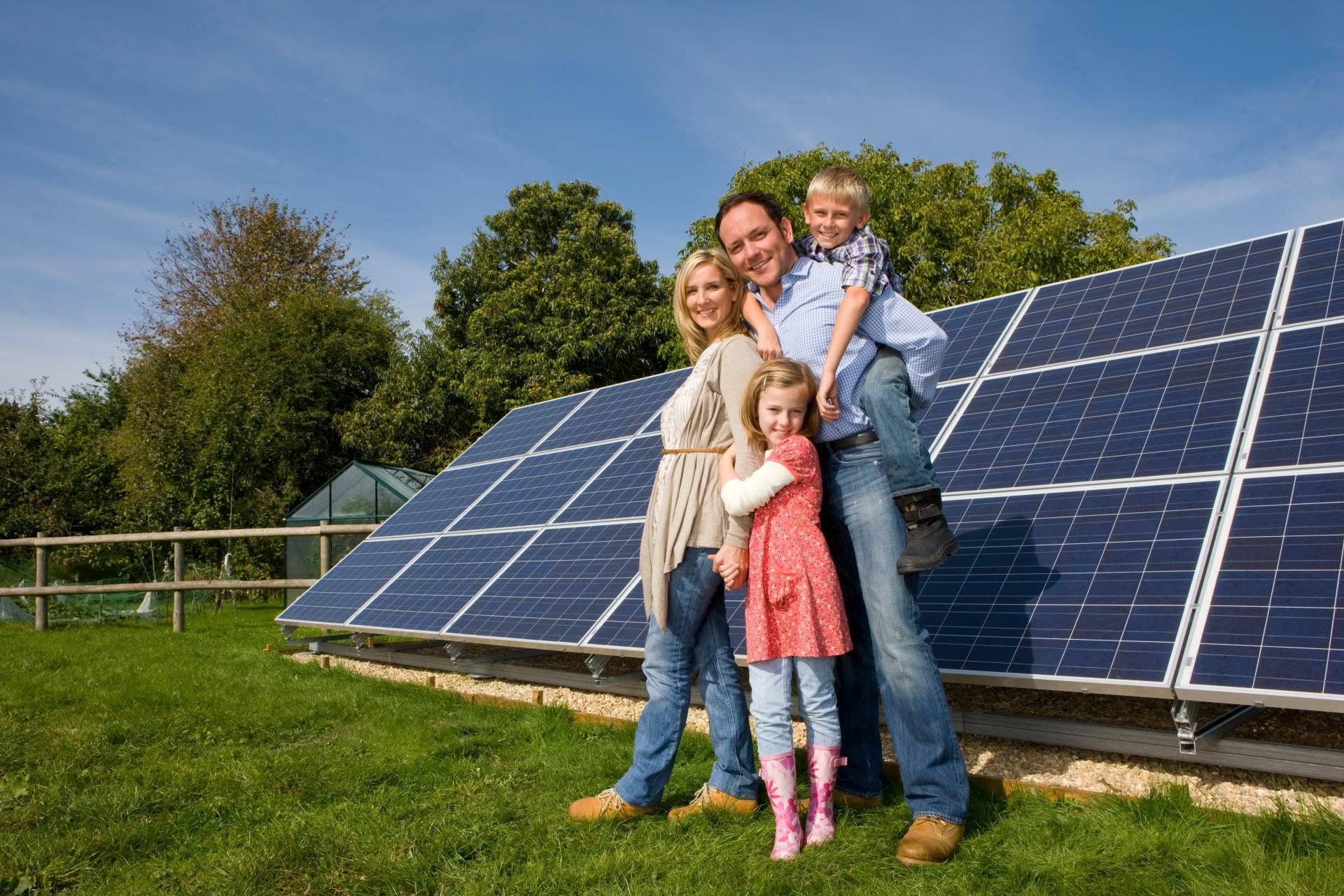 Los 10 beneficios de instalar placas solares en una vivienda en Sevilla