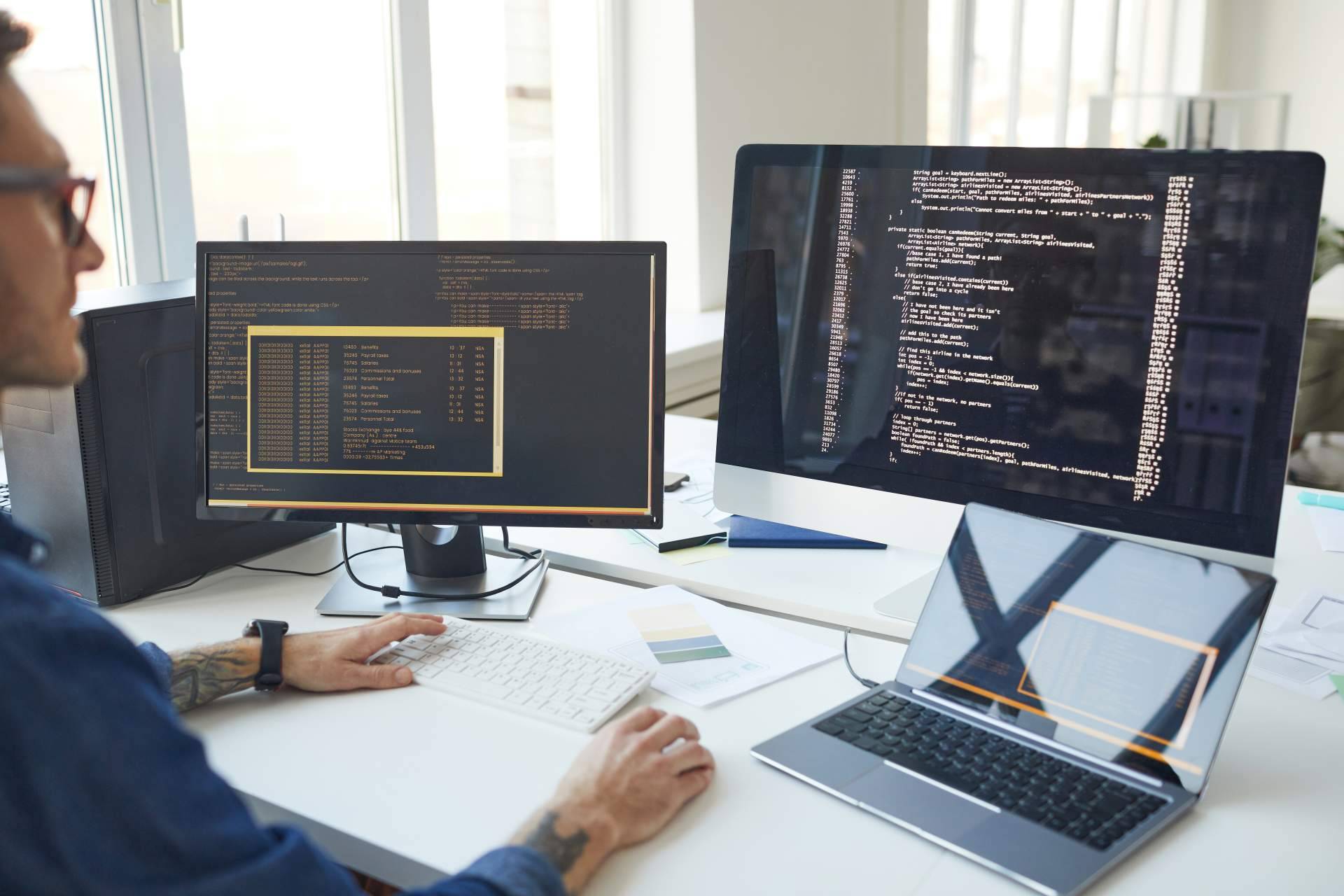 Portátiles y PCs destinados a estudiantes, teletrabajo, empresas y oficinas de gama profesional