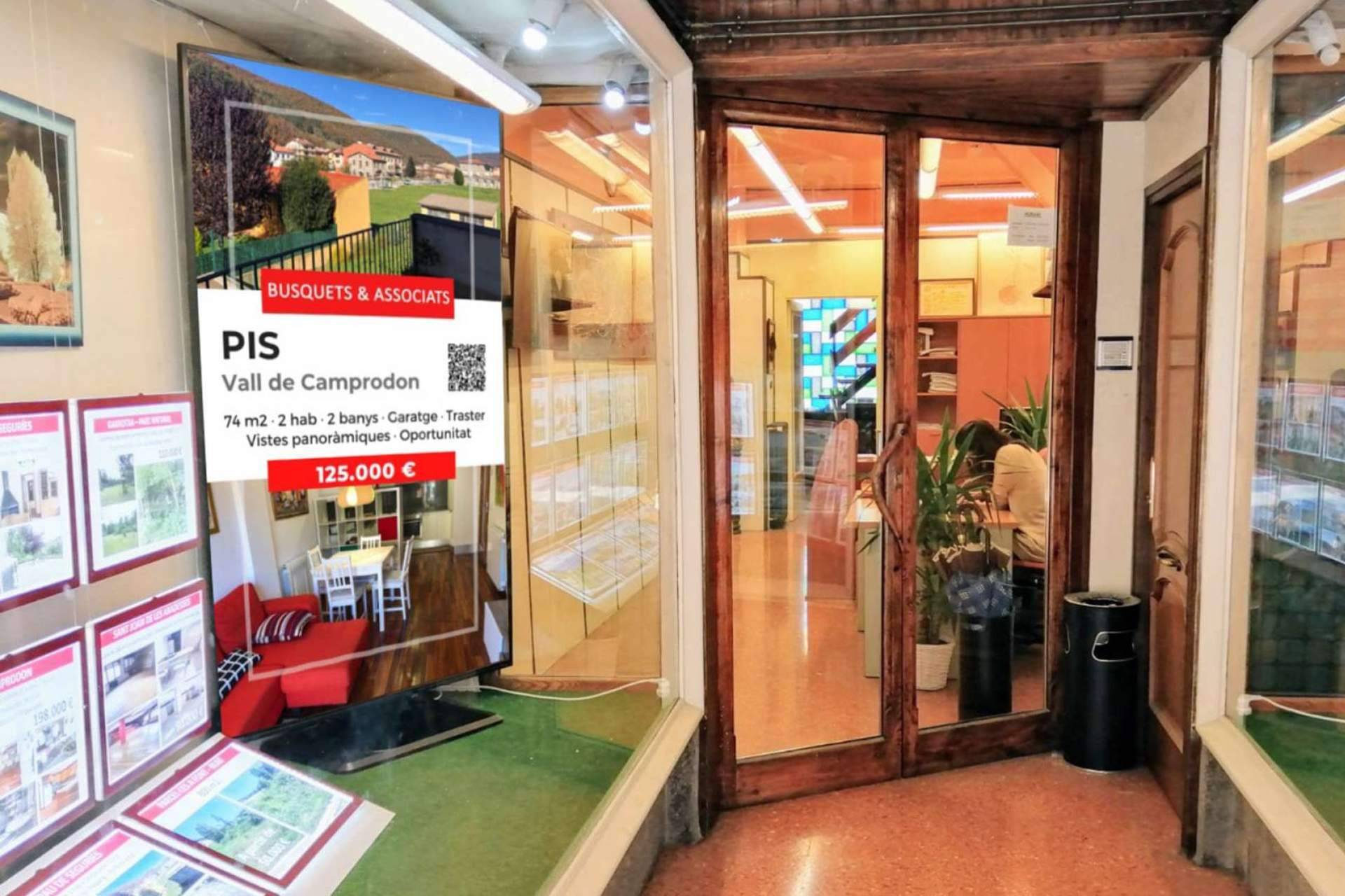 Por qué utilizar un escaparate digital en un negocio, con LK Bitronic