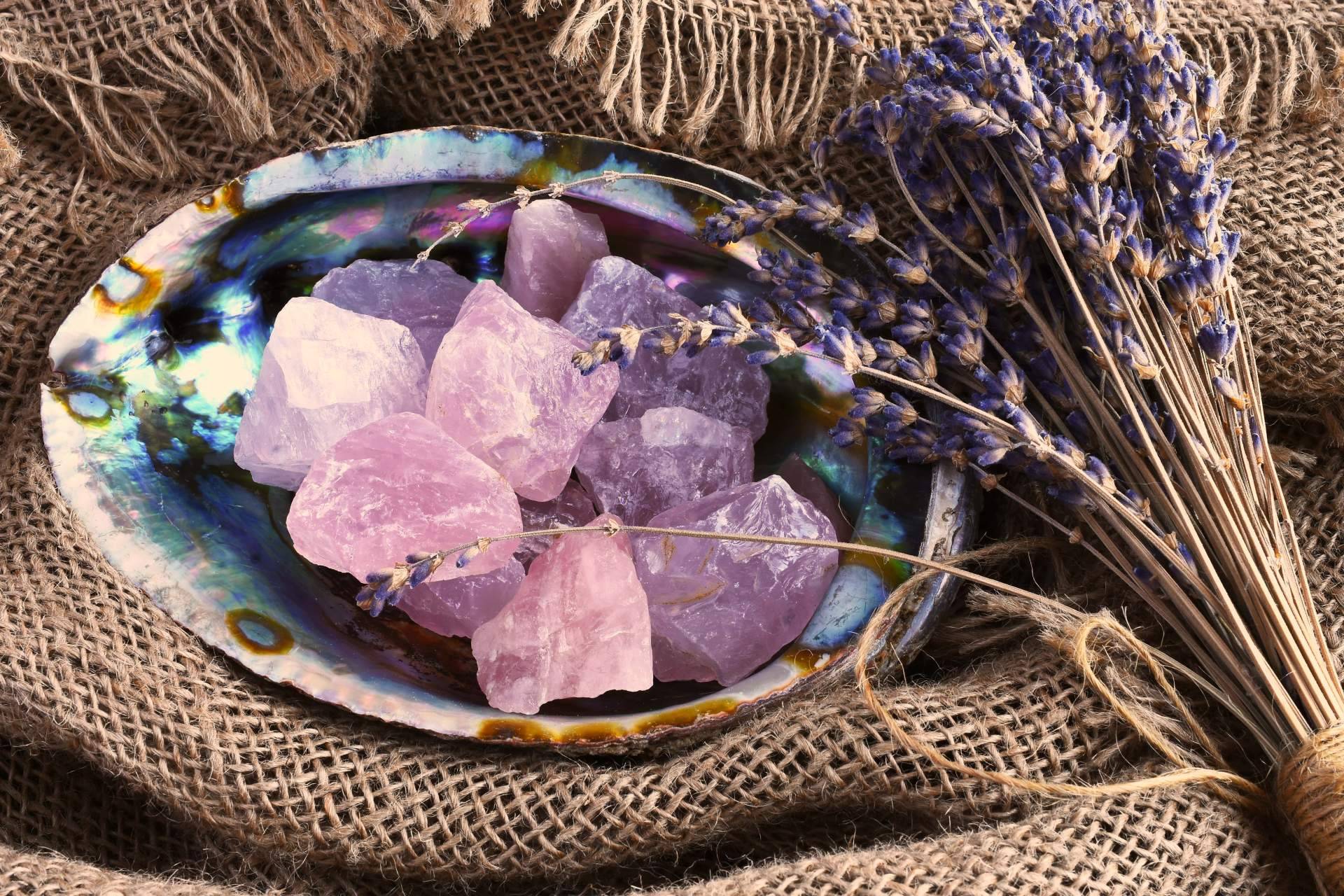 Tierra de Gemas ofrece diferentes modelos de collares de cuarzo