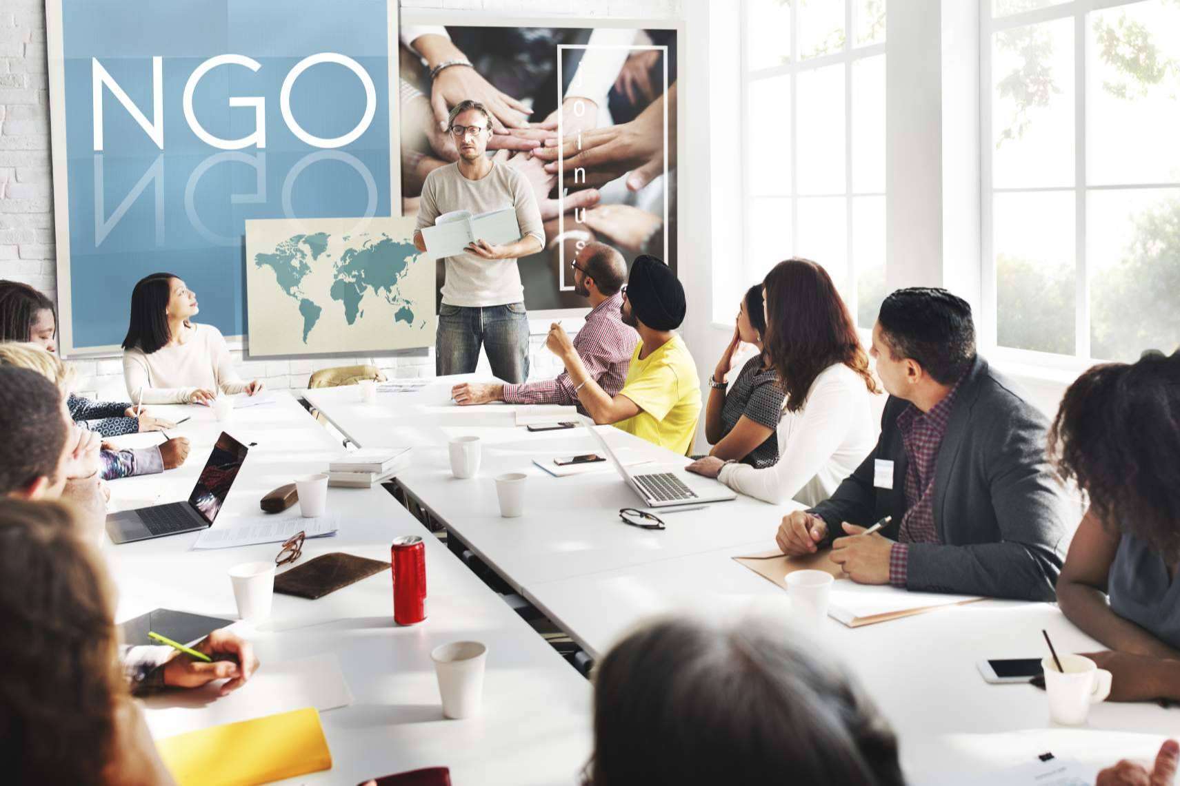 NOVI mentor club habla sobre las ventajas de incluir en la empresa un comercial freelance