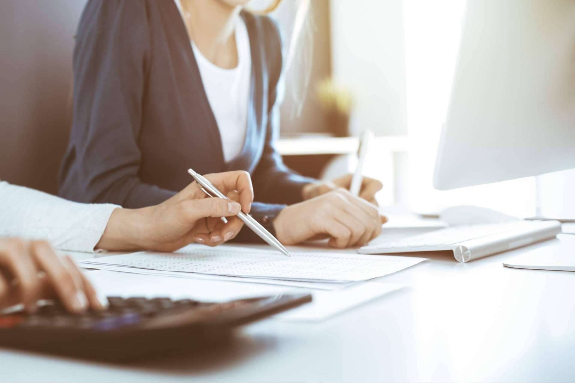 Doiser explica los beneficios y diferencias entre la gestoría online y la gestoría presencial