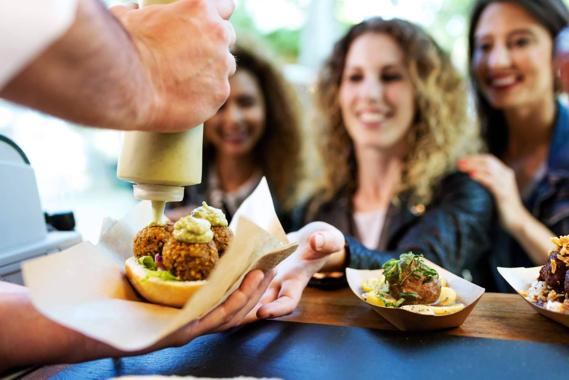 Digitalizar restaurantes con la firma TIM gracias a las subvenciones del Kit Digital
