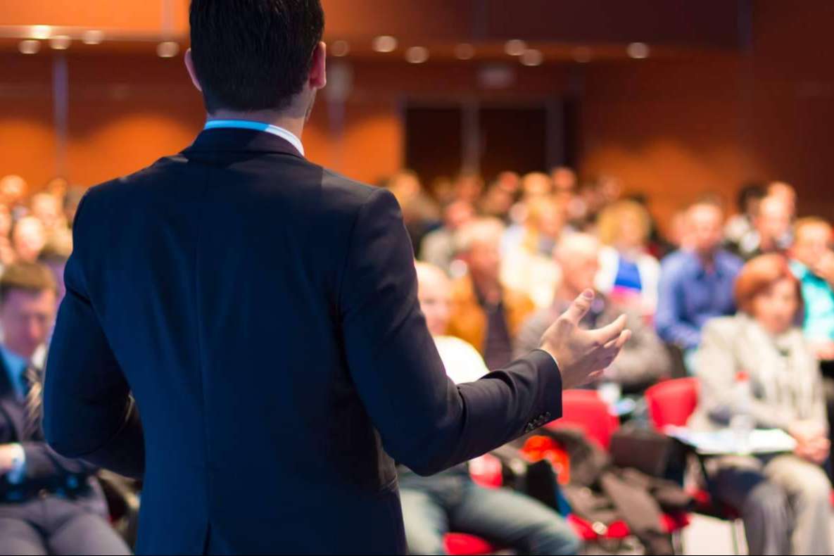 ¿Por qué hablar bien en público aumenta el valor profesional?