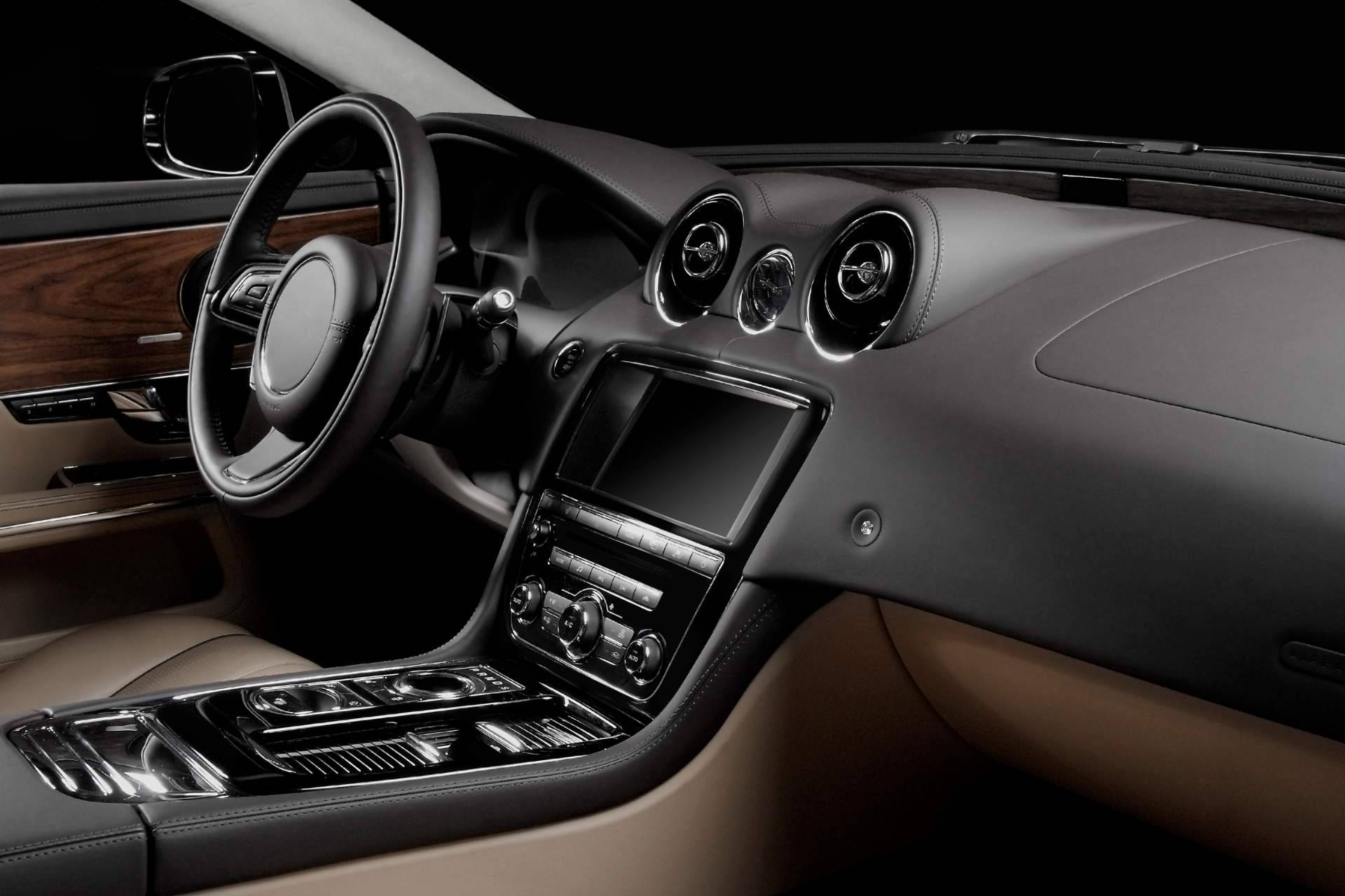 Motivos para comprar coche de lujo de la mano de Radikal Cars