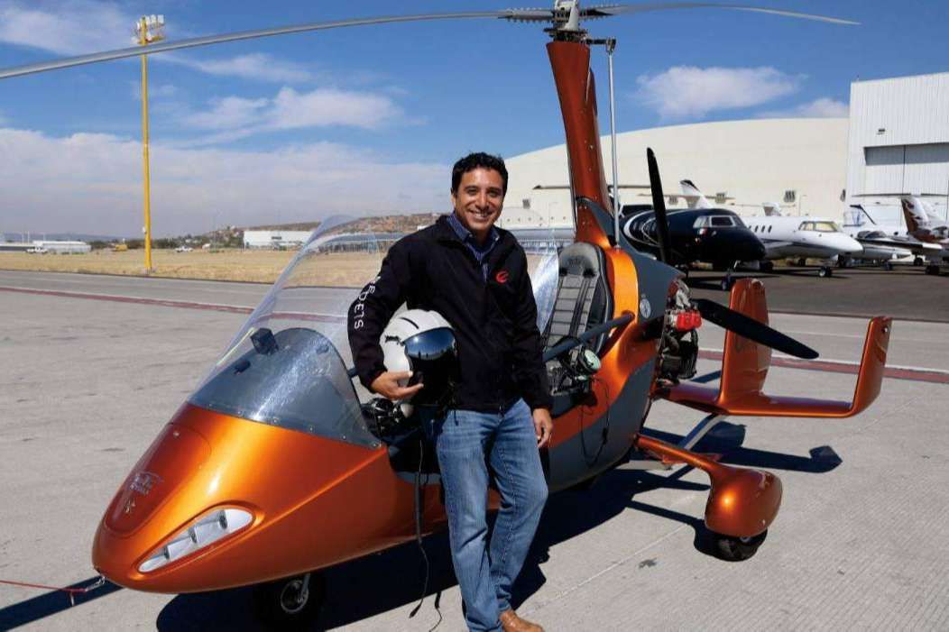 El Capitán Bernardo Moreno León narra la historia de la aviación civil en México