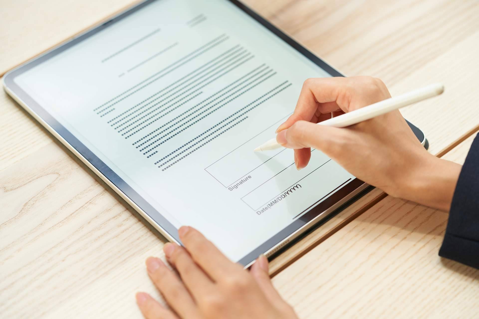 AVIVA VOICE ofrece servicios de firmas digitales válidas por SMS y e-mail