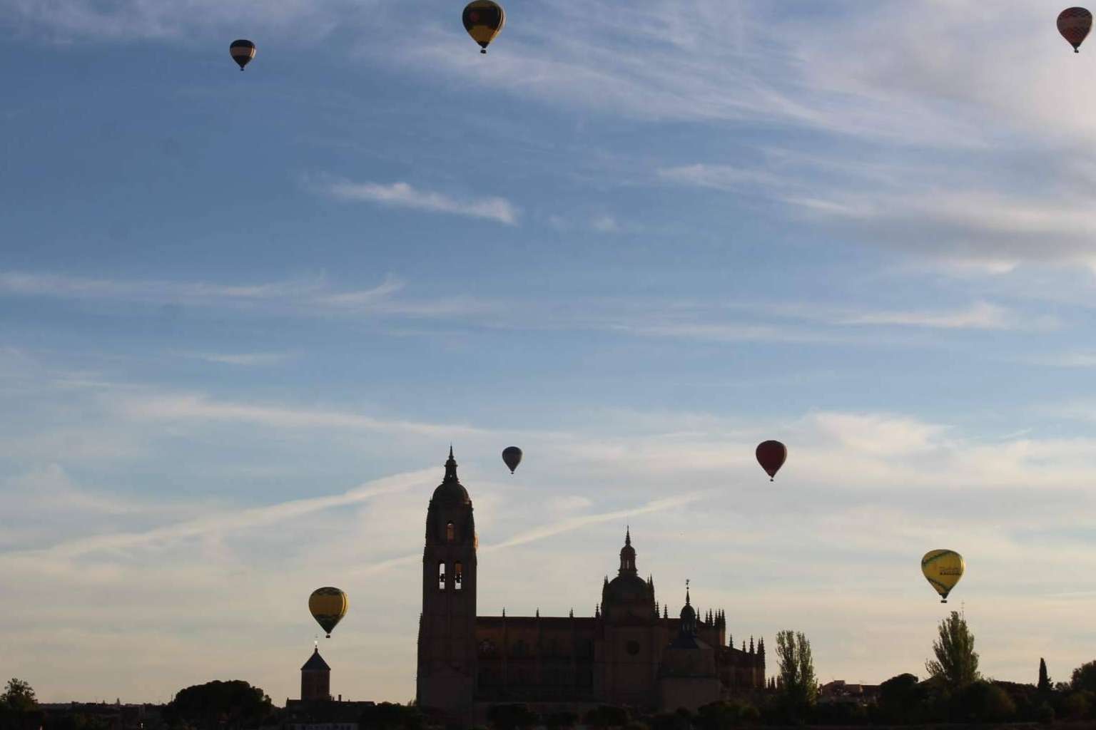 ¿Cuáles son los mejores destinos para pasear en globo?, con EoloFLY