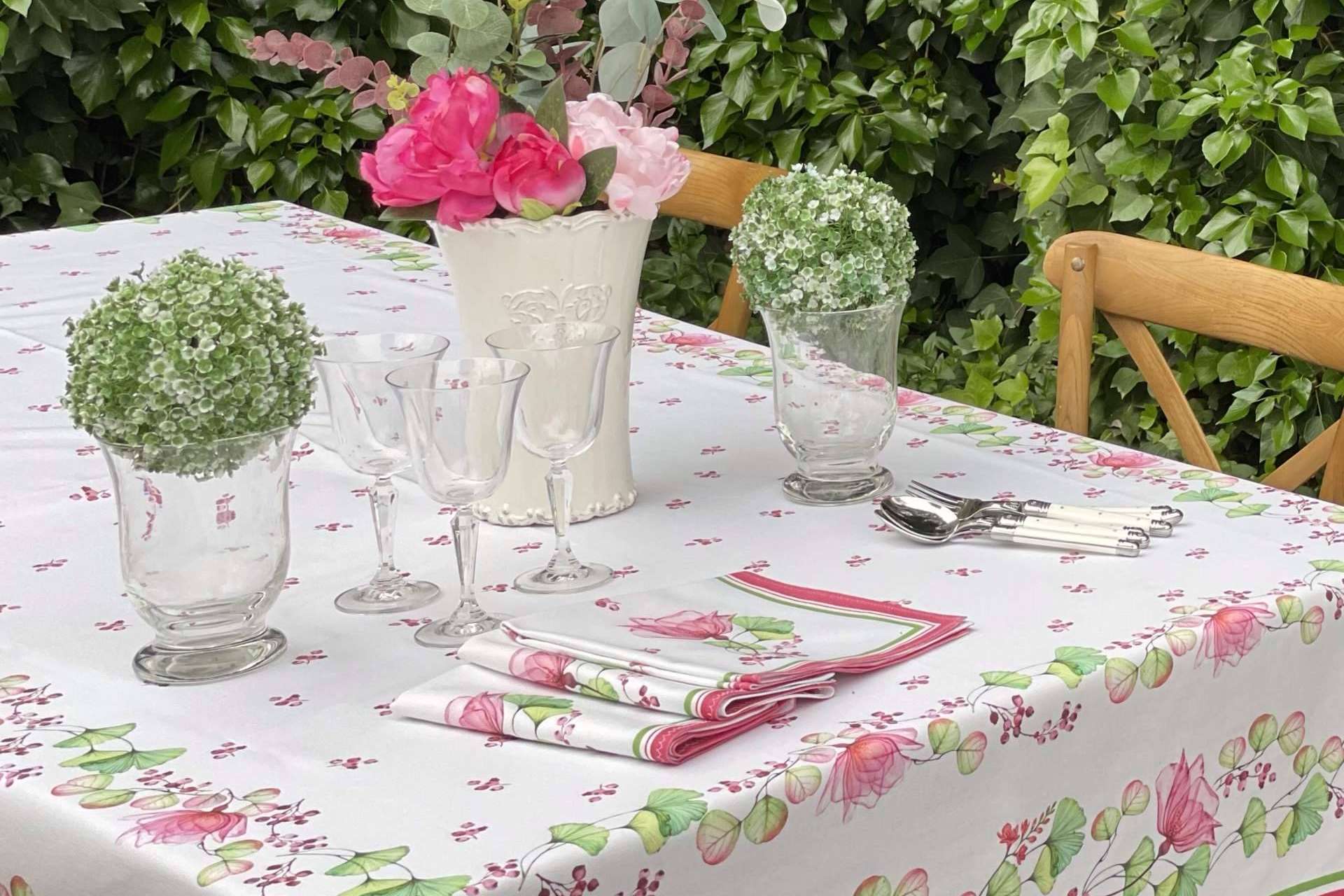 Decorar una mesa elegante con las colecciones de vajillas y textiles de Goodies