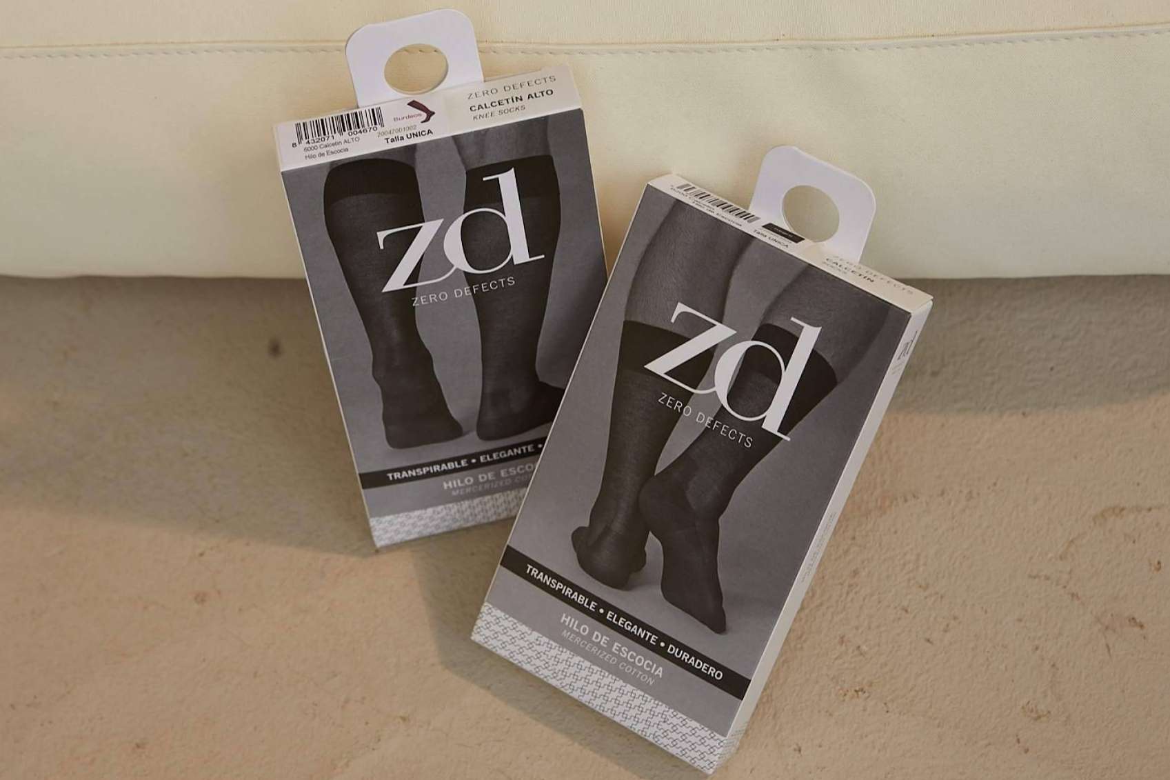 Calcetines confeccionados de manera artesanal, por Zd Zero Defects