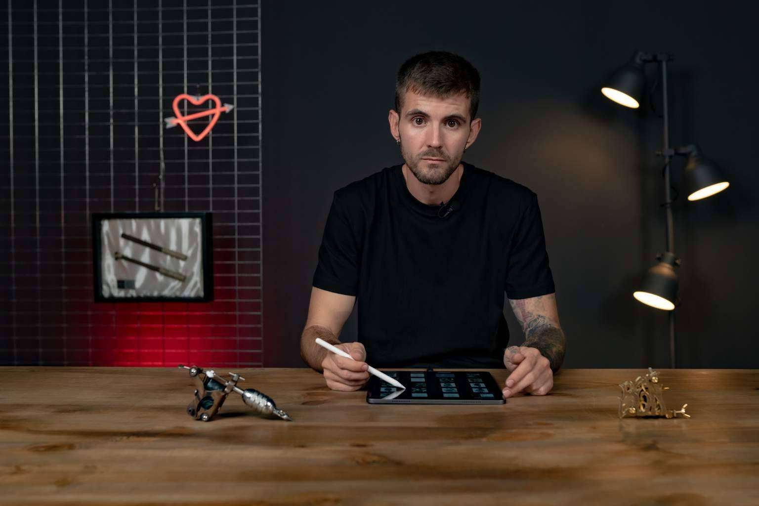 La plataforma Habbility lanza su más reciente curso de tatuaje para brazo completo