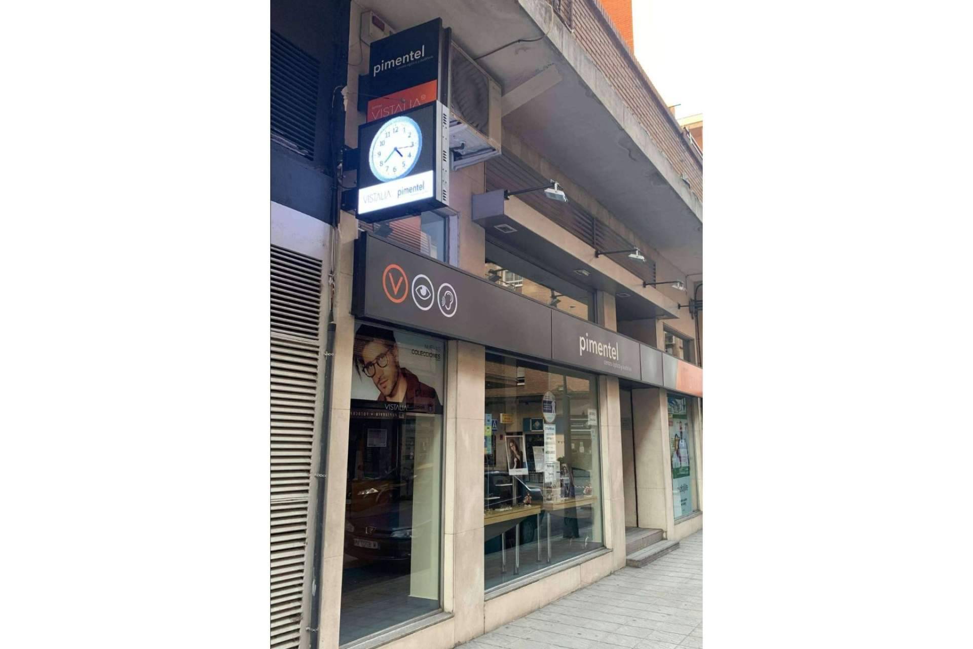 Las banderolas electrónicas se posicionan como una herramienta clave para la publicidad exterior de hoy