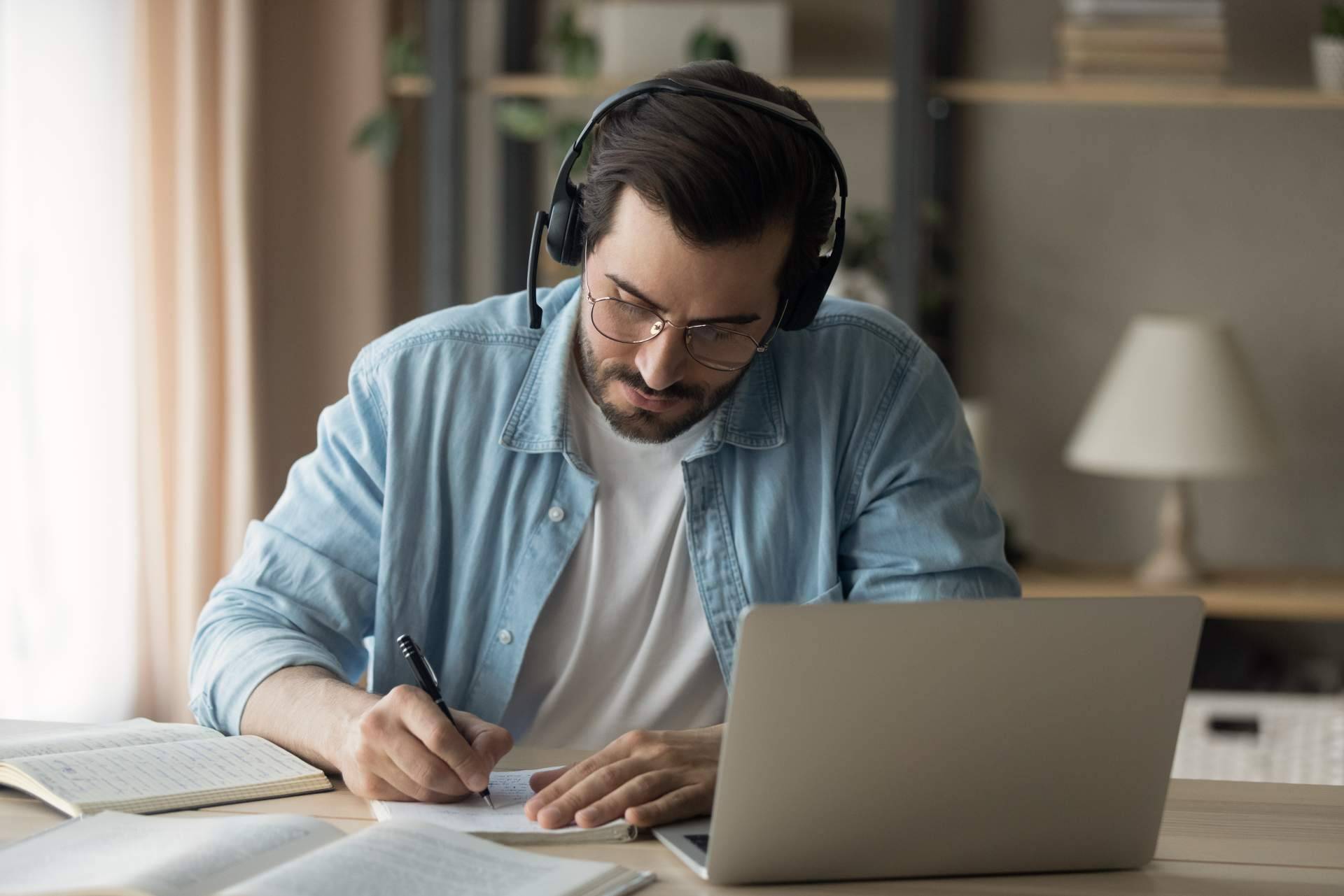 ¿Cuáles son las pautas oficiales del MCER en base al nivel C1?, con Bright Exam
