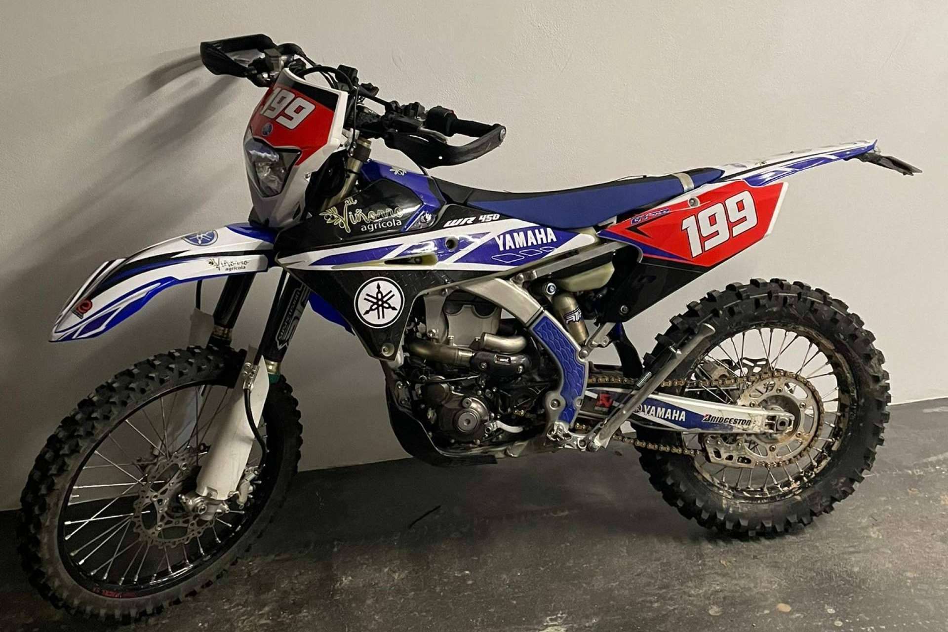 ADHESIVOSEMBARRADOS y sus pegatinas para motos personalizadas