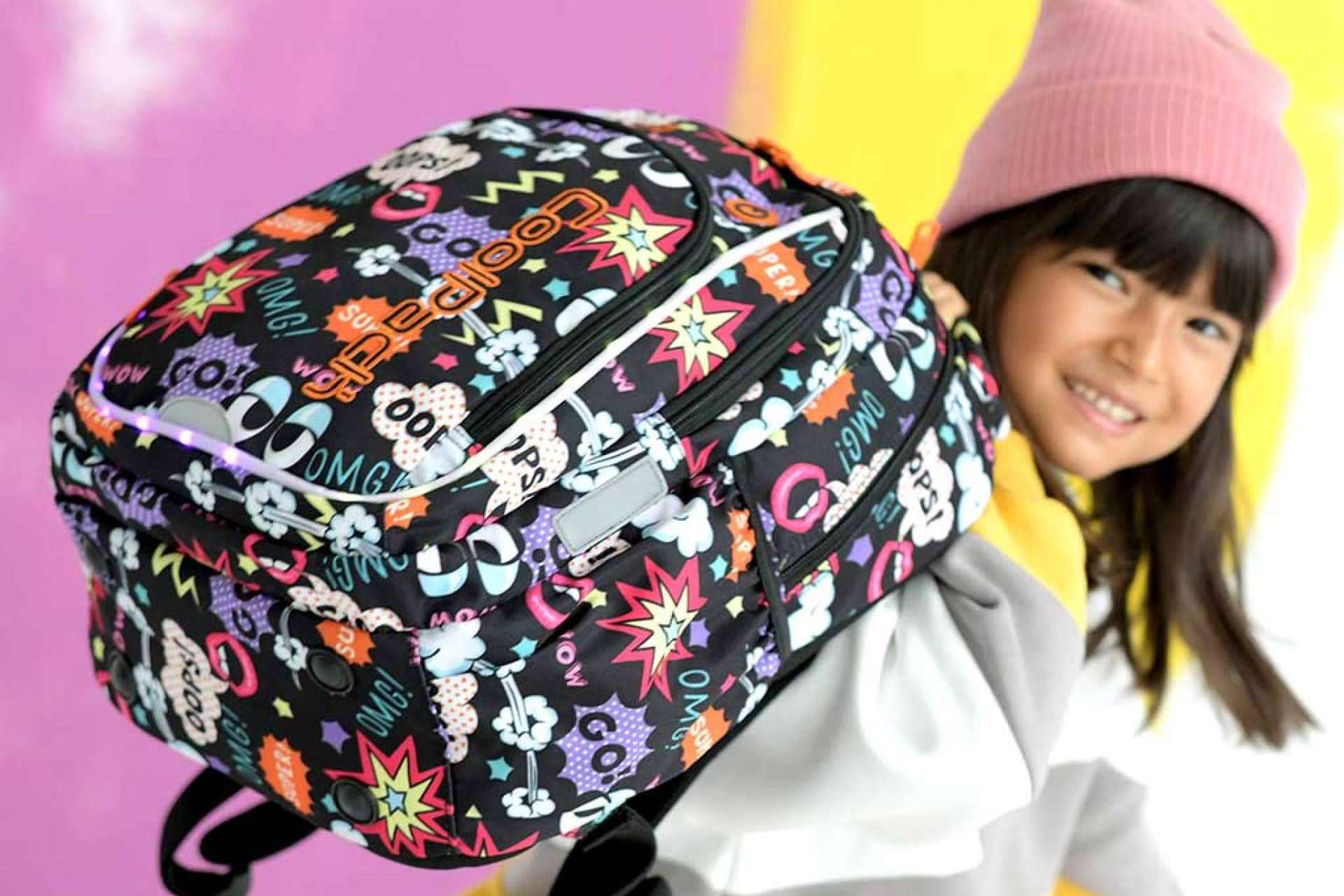 Las mochilas LED de CoolPack ofrecen diversión y seguridad