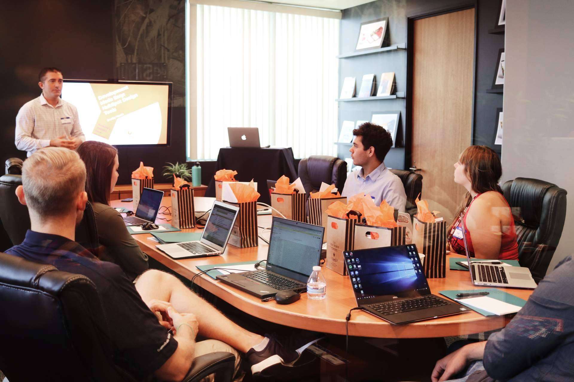 Feel Marketing, la agencia del momento que genera contenidos de valor en más de 52 idiomas