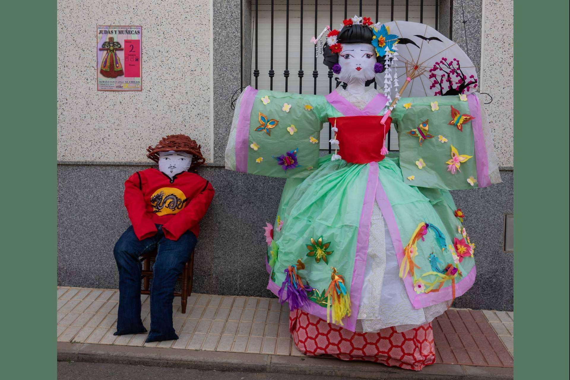 Una ceremonia que marca el final del invierno, Judas y Muñecas en Alamillo