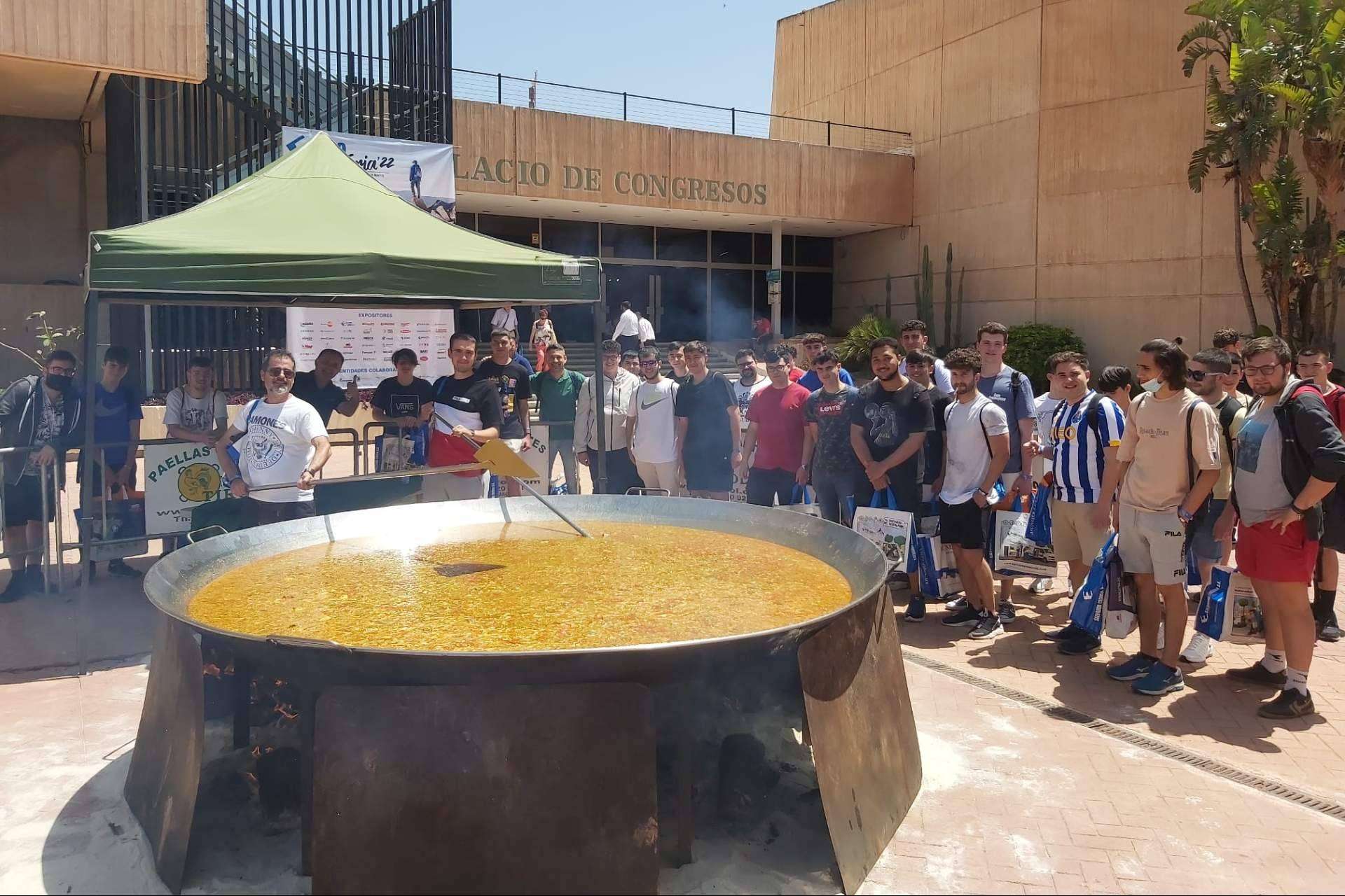 El Paellero y las principales razones para elegir un catering de paella gigante en las celebraciones