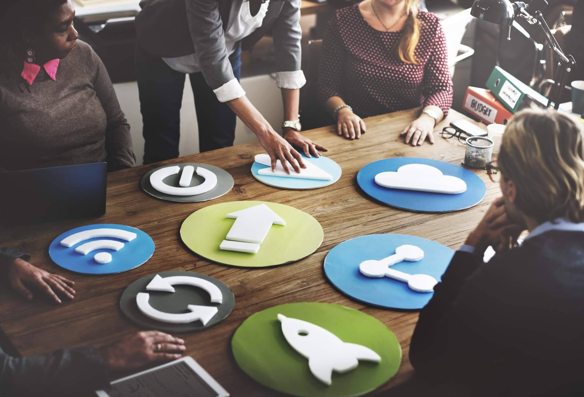 Soluciones tecnológicas y creativas para optimizar la eficacia en el marketing y la publicidad, con Asombro Extremo