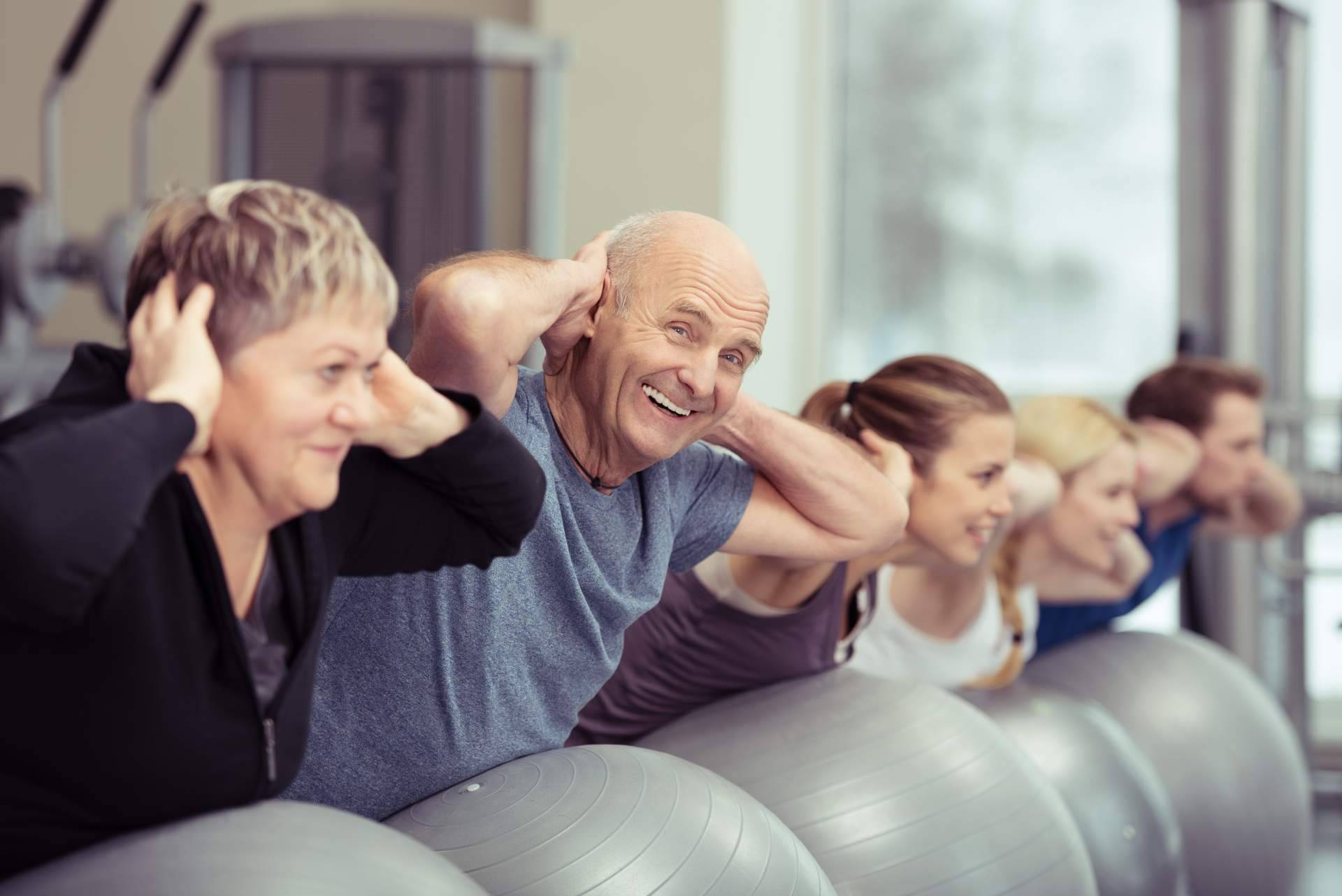 Salud & Fitness explica por qué es tan importante el entrenamiento fitness a partir de los 50 años