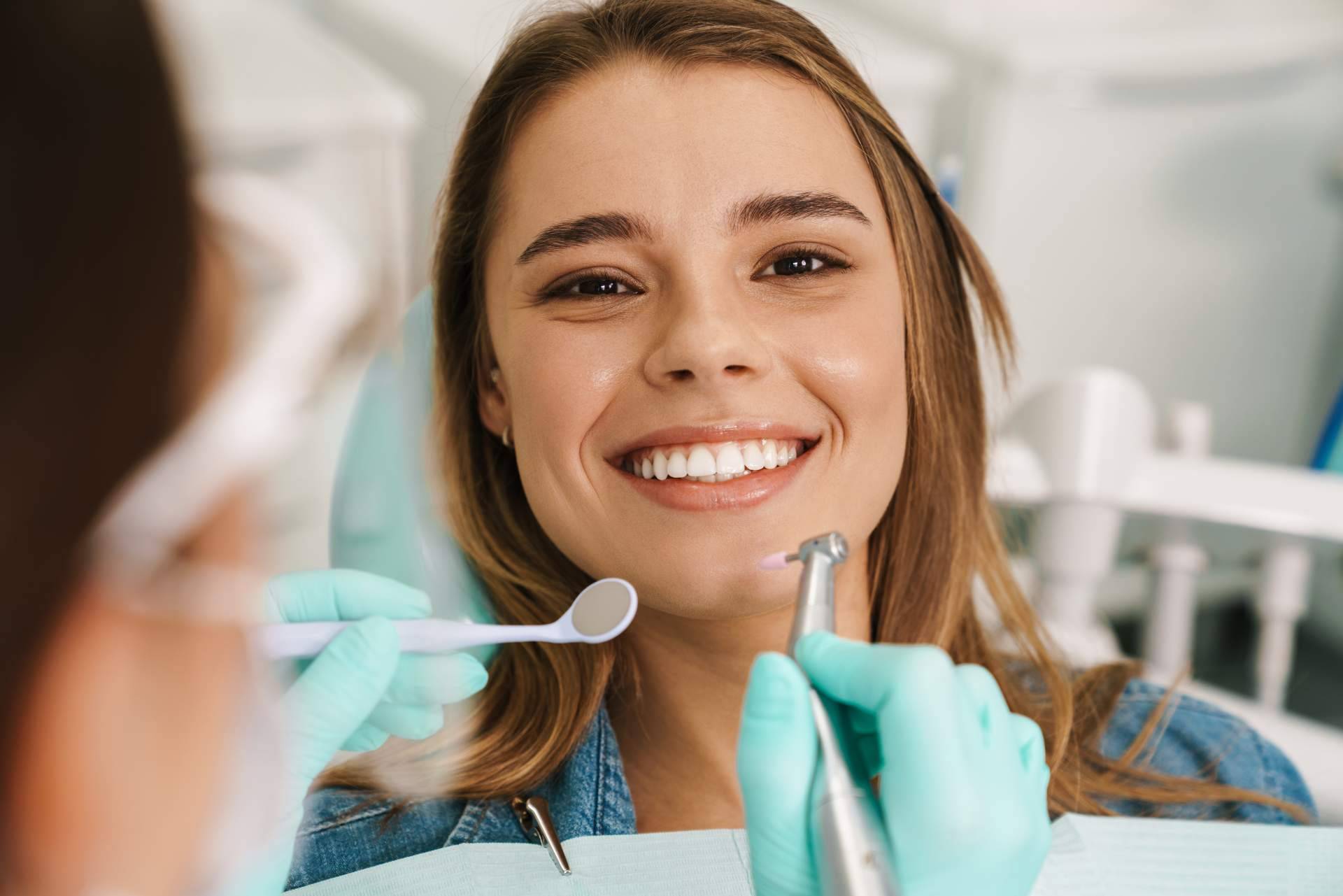 Prepararse para la boda con una sonrisa radiante. Conocer el innovador tratamiento de Diseño de Sonrisa