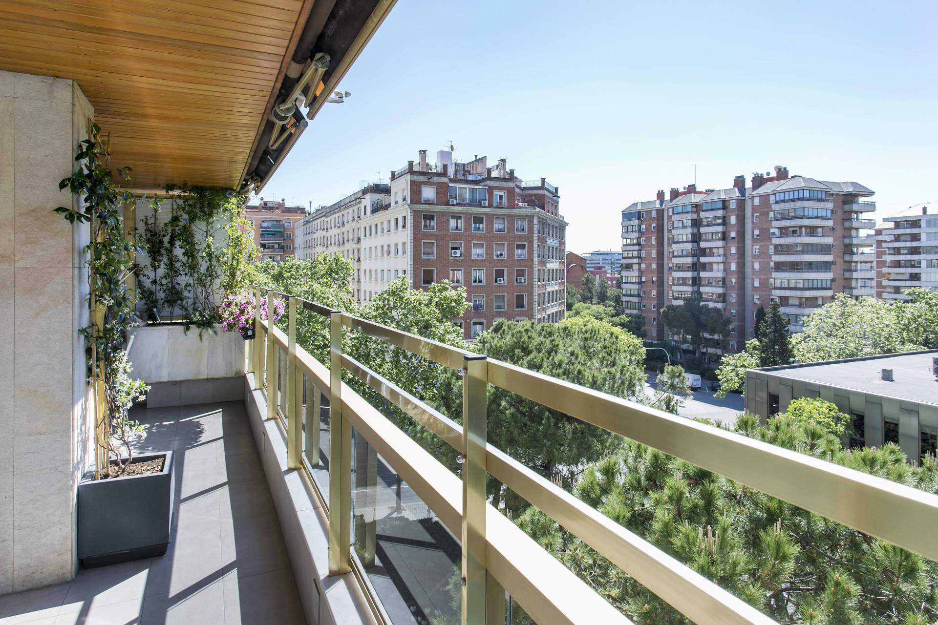 Encontrar pisos en alquiler en Barcelona con la empresa especializada Monika Rüsch