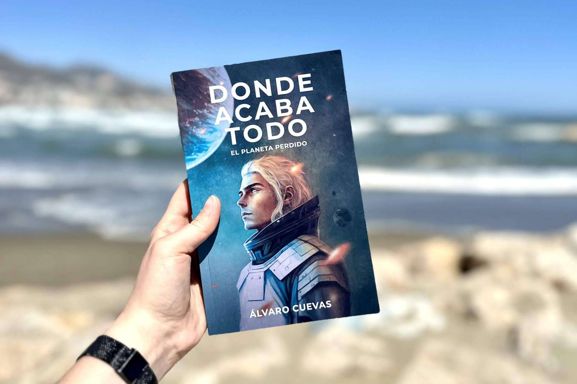El éxito de la novela 'Donde acaba todo, el planeta perdido', de Álvaro Cuevas