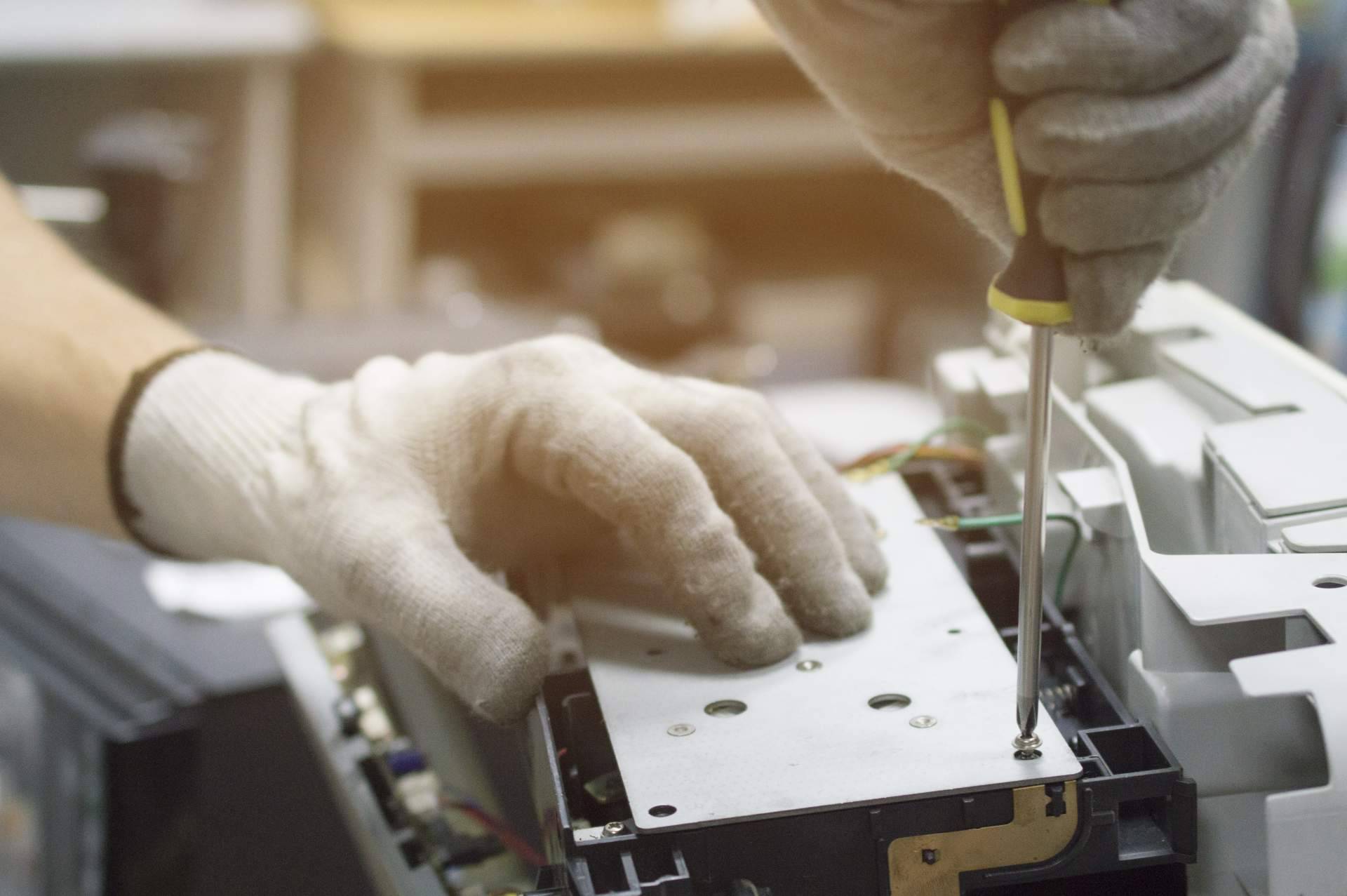 Reparaciones de frigoríficos con el equipo de Servicio Técnico AEG Burgos