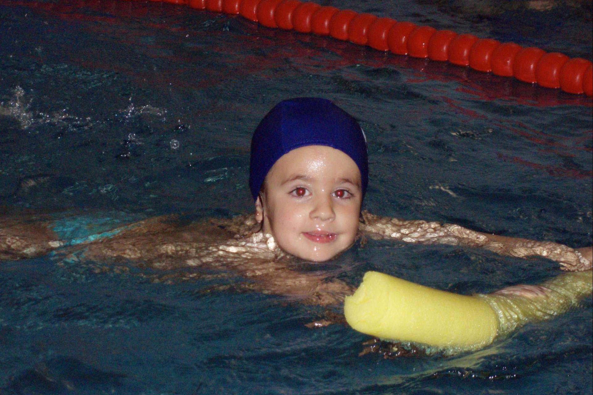 El gimnasio Mabuni de Vallecas ofrece clases de natación para poblaciones especiales con numerosos beneficios