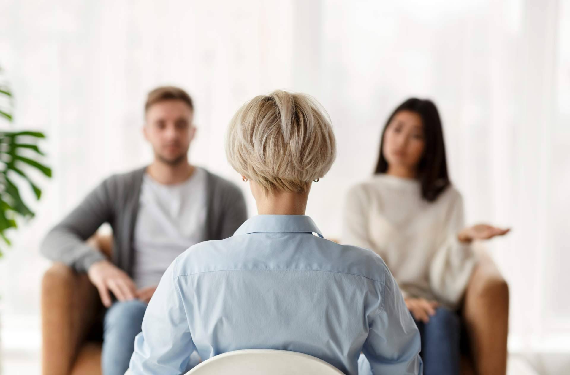 Abordar los desafíos de pareja a través de sesiones de terapia online