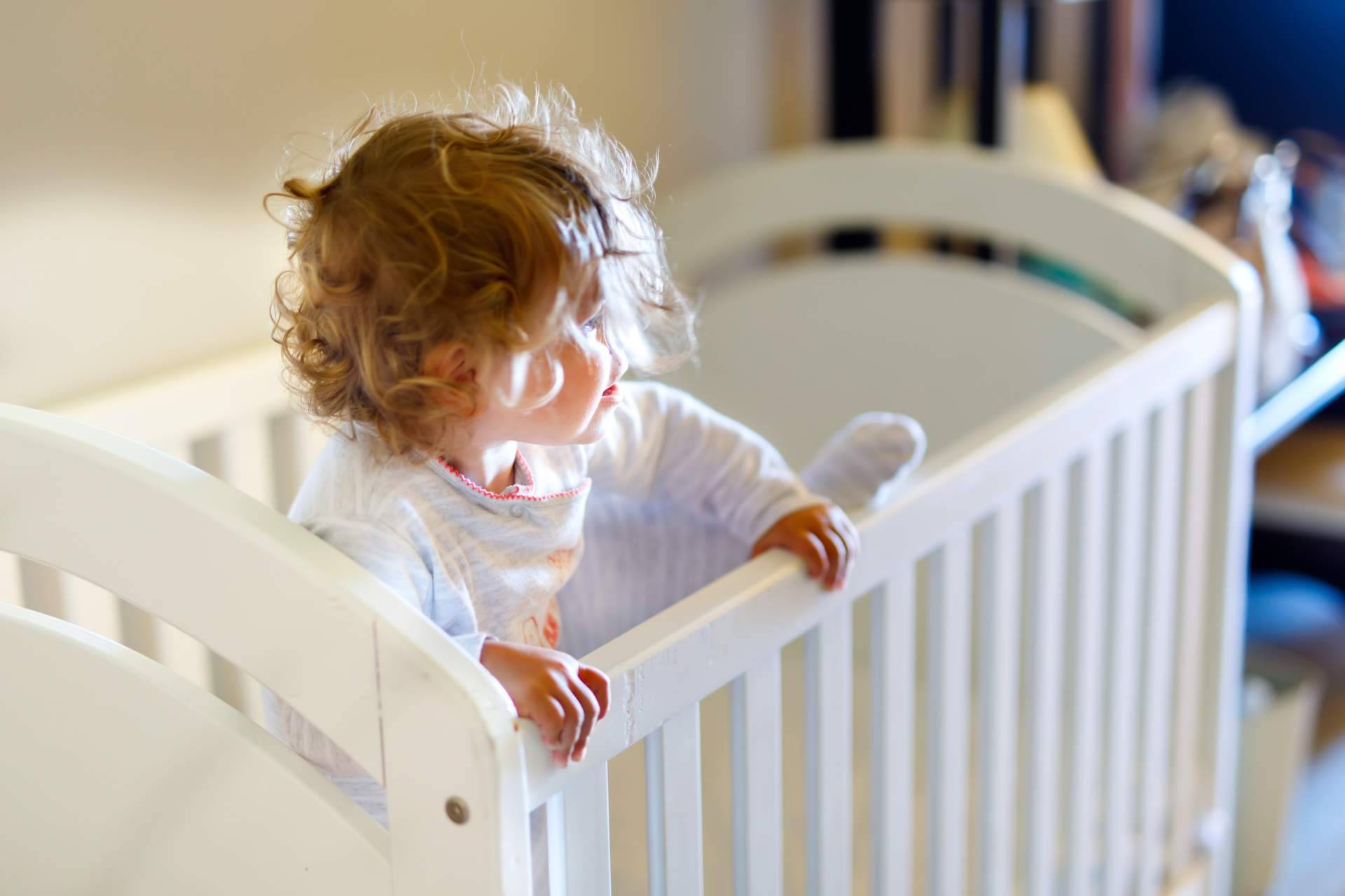 ¿Cómo escoger cunas y camas apilables para escuelas infantiles? Discovery Baby