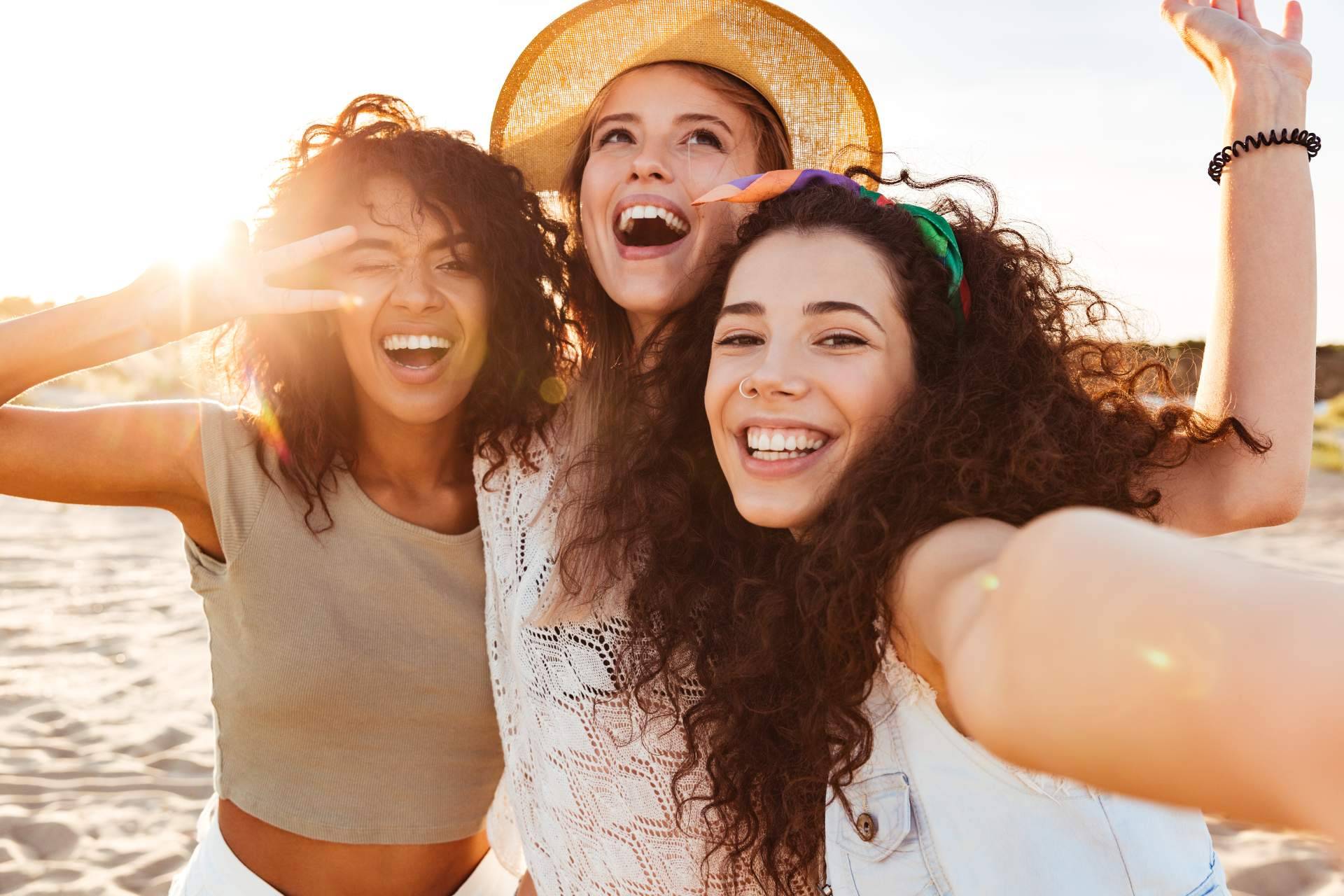 Aprovechar el marketing de influencers para aumentar el reconocimiento de la marca de forma rápida este verano