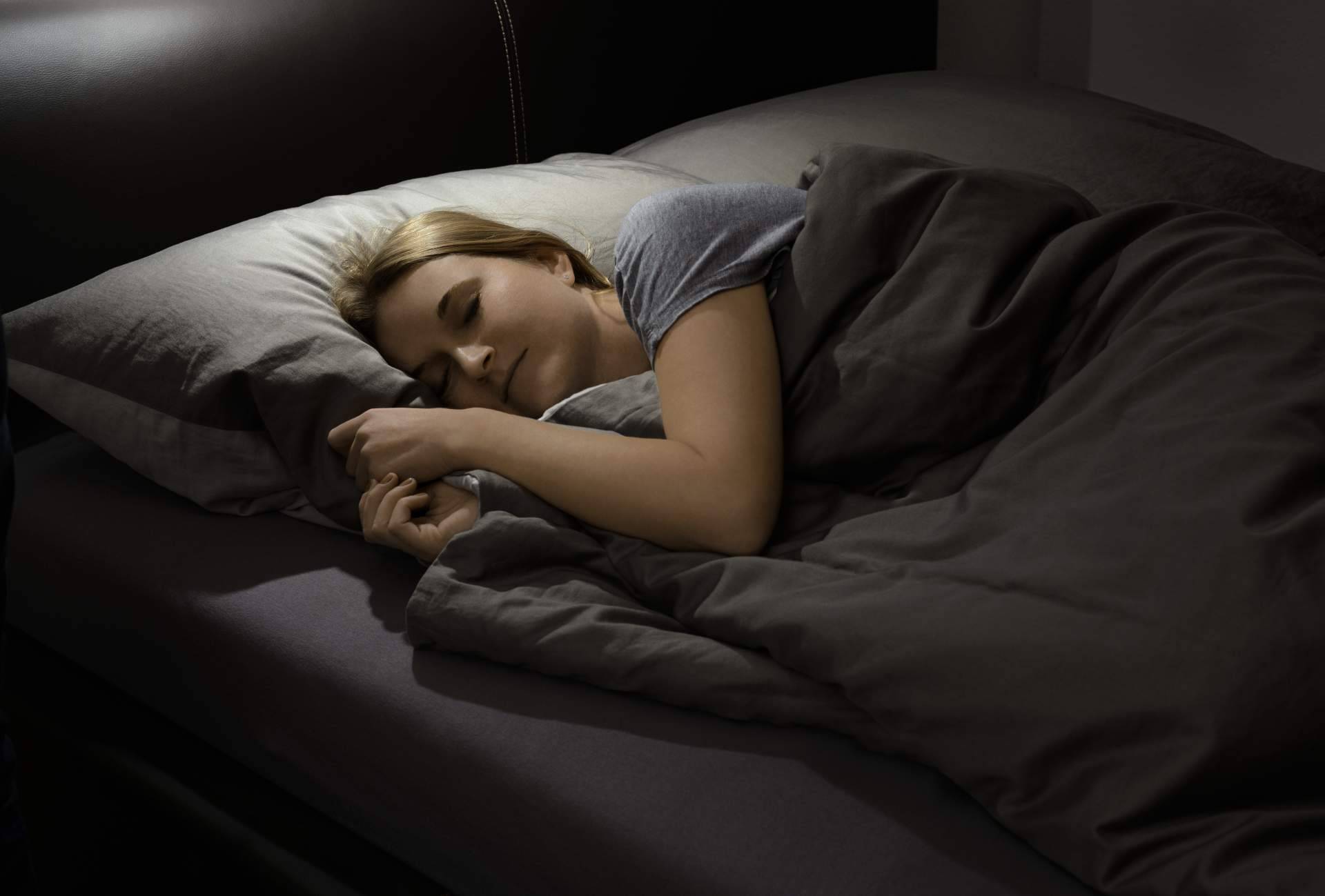 Cómo afecta el calor en el descanso; Dormitienda ofrece algunas recomendaciones para dormir mejor
