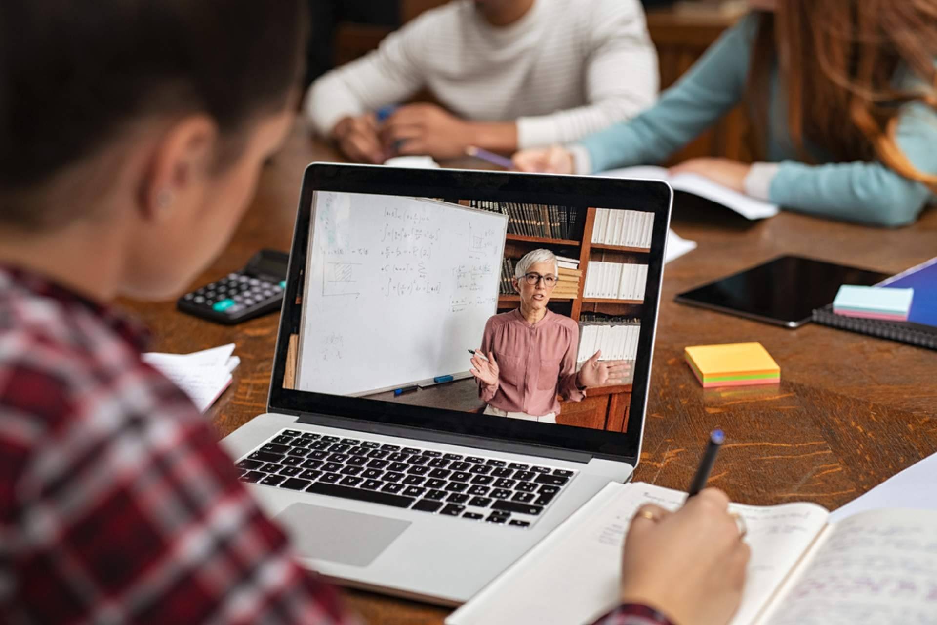 MHP® permite llevar a cabo el registro horario en los centros educativos