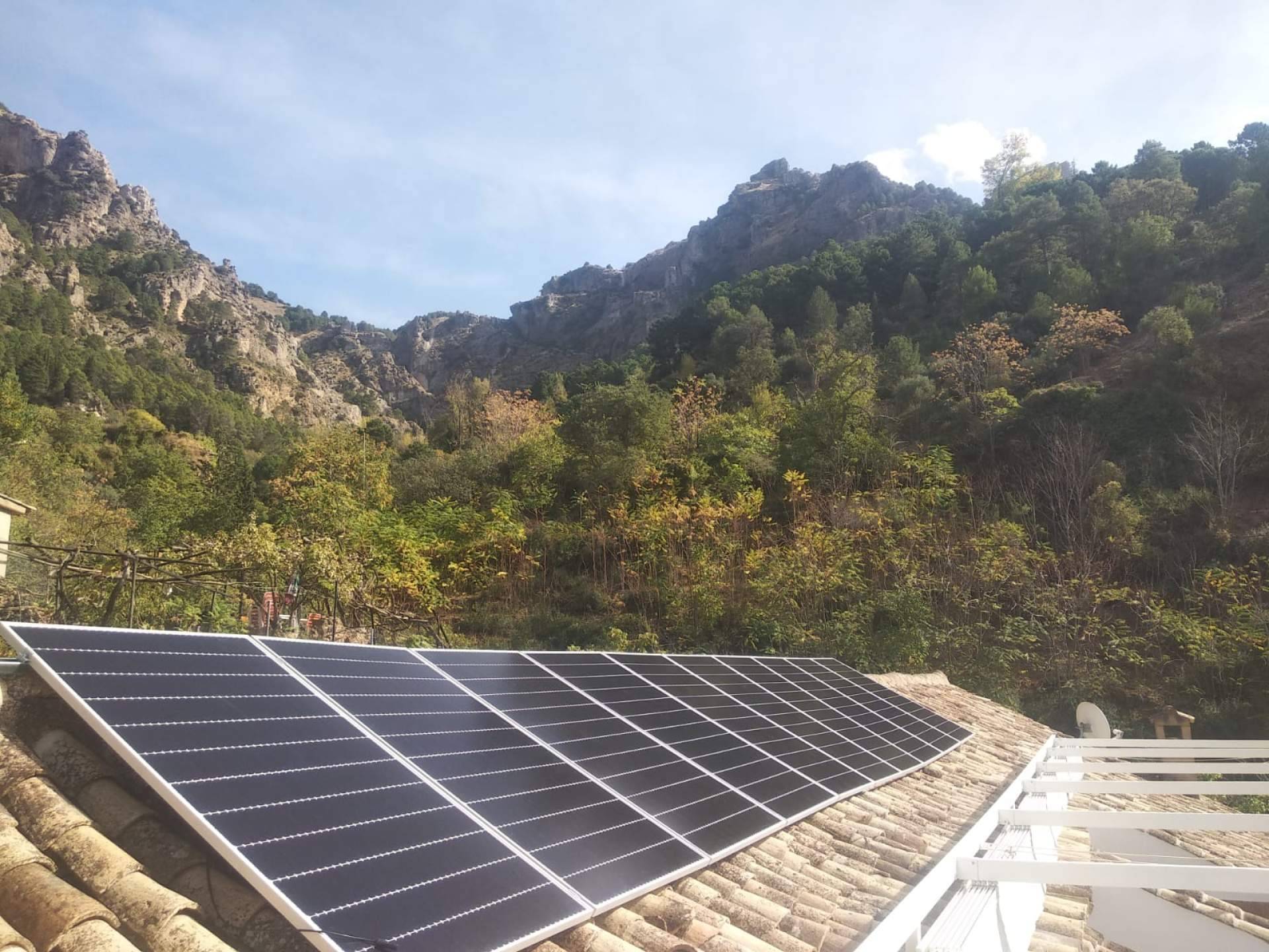 Con la instalación de paneles solares es posible hacer frente a la volatilidad de los precios de la electricidad