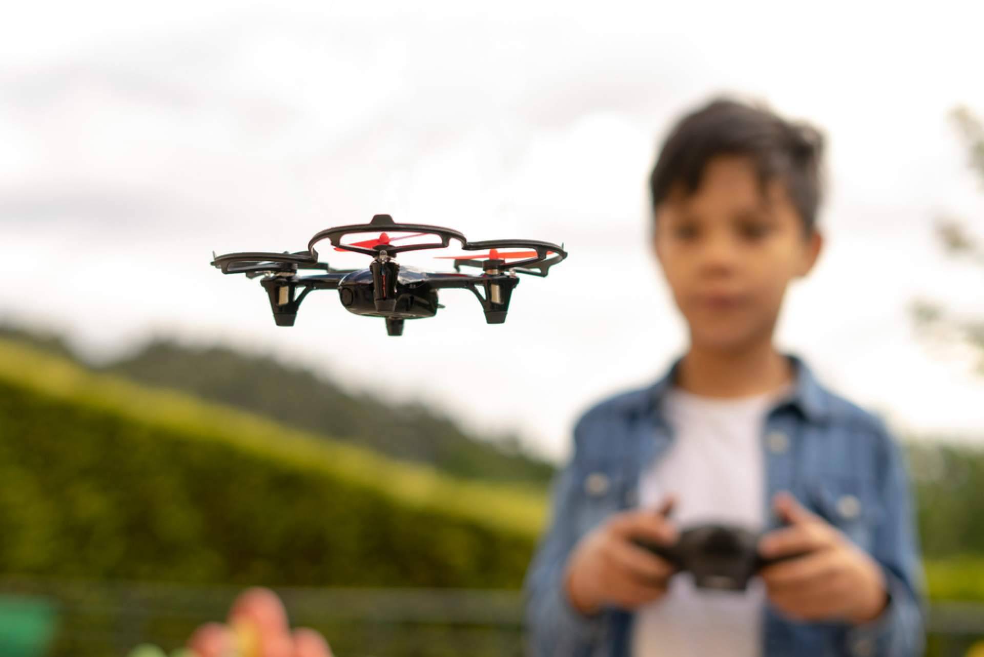 ¿Qué ventajas aportan los drones para niños?, con What The Quad