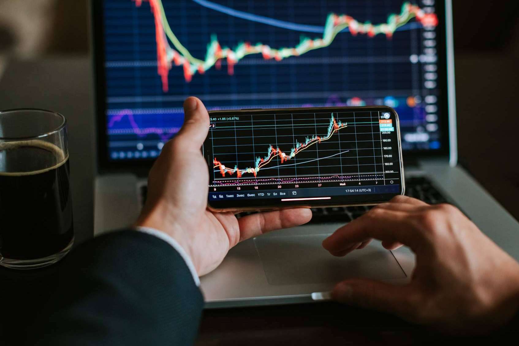 ¿Es aconsejable que los inversores acudan a plataformas de trading?, por All4brokers
