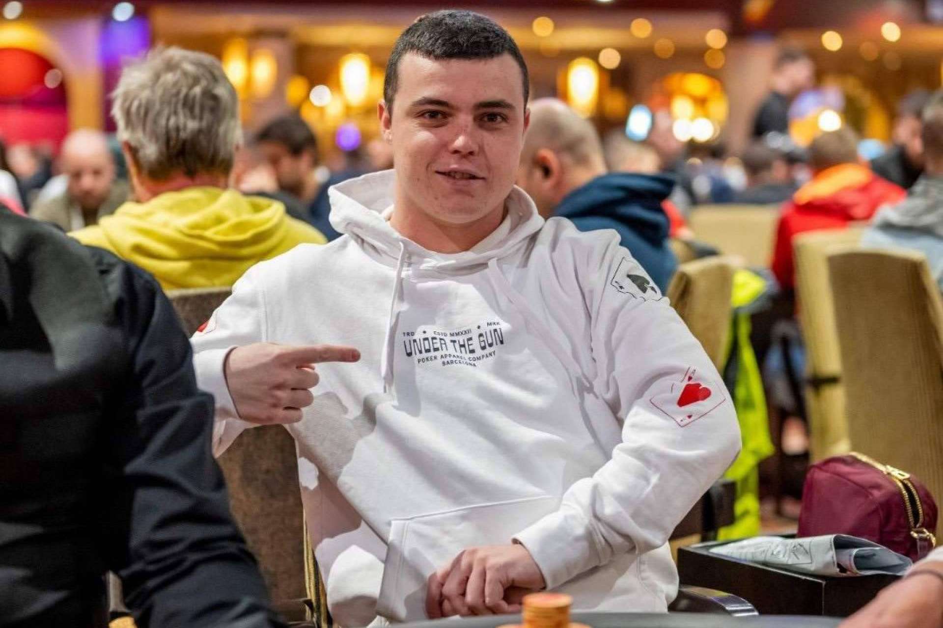 Under The Gun se posiciona como el armario para los apasionados del póker