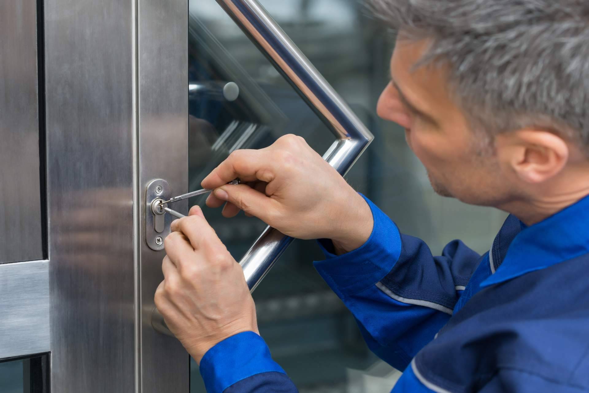 Encontrar cerrajeros de urgencia en Carabanchel, con Urgencias Cerrajeros