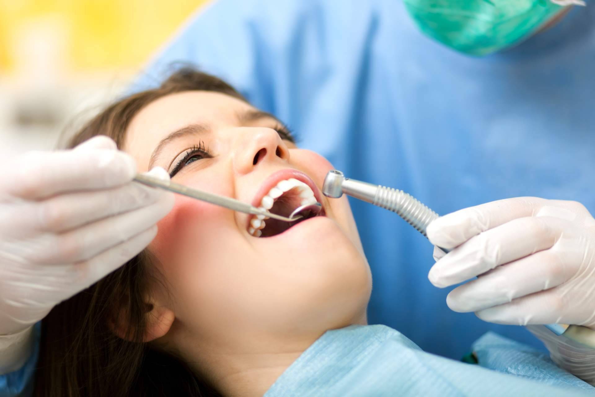Cuidar los dientes durante las vacaciones de verano, de la mano de Samprodent