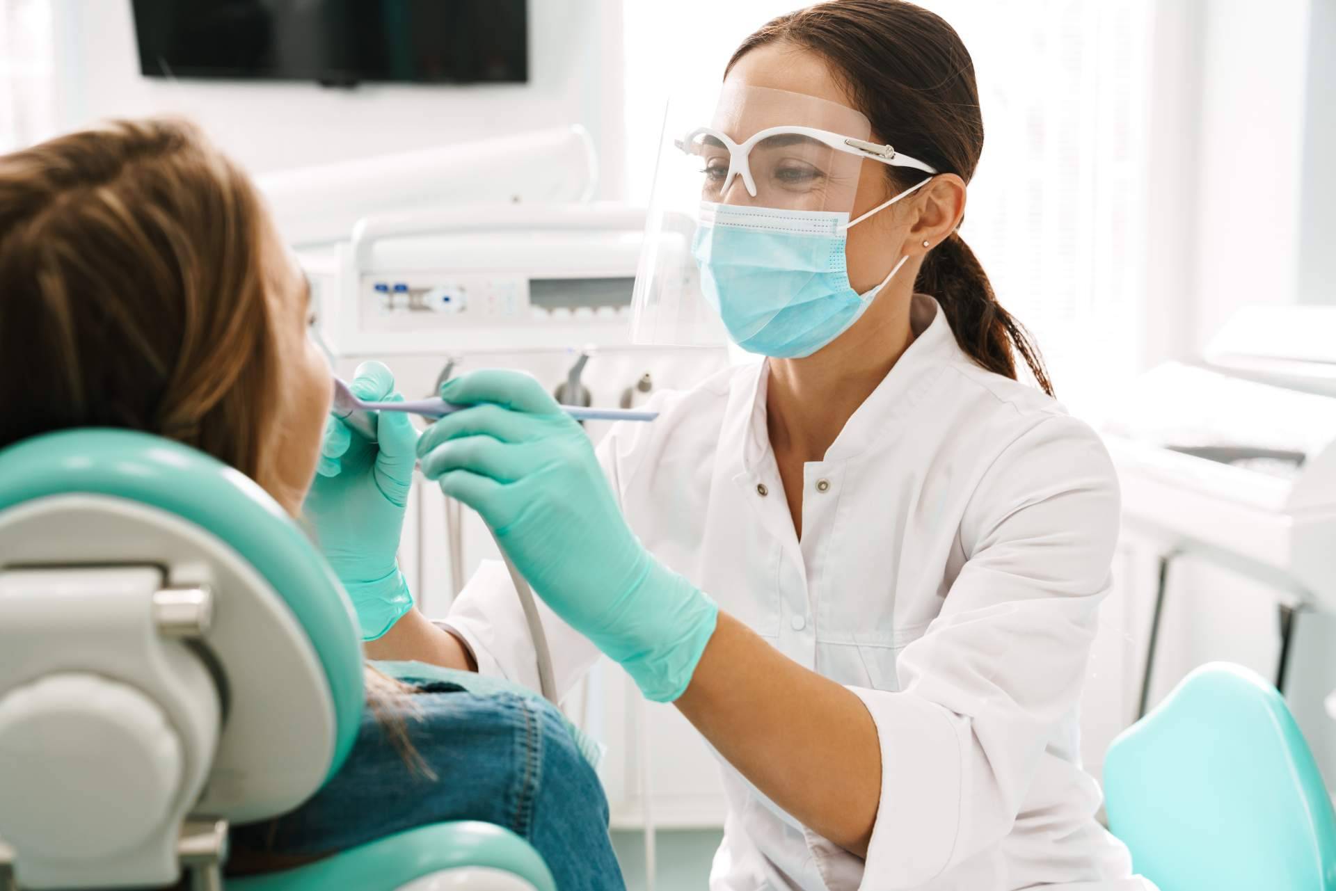 ¿Cómo tratar la sensibilidad en los dientes?, por Ascensium