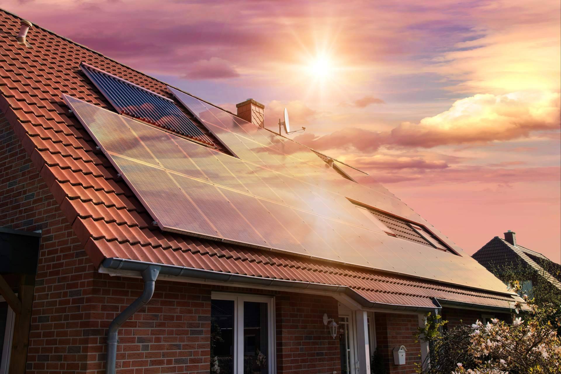 ¿Es viable la instalación de placas solares en áreas limitadas?